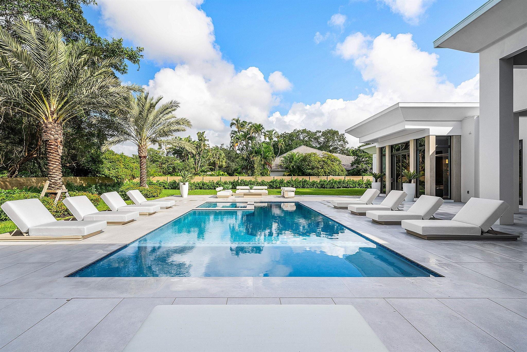FOXE CHASE - Residential