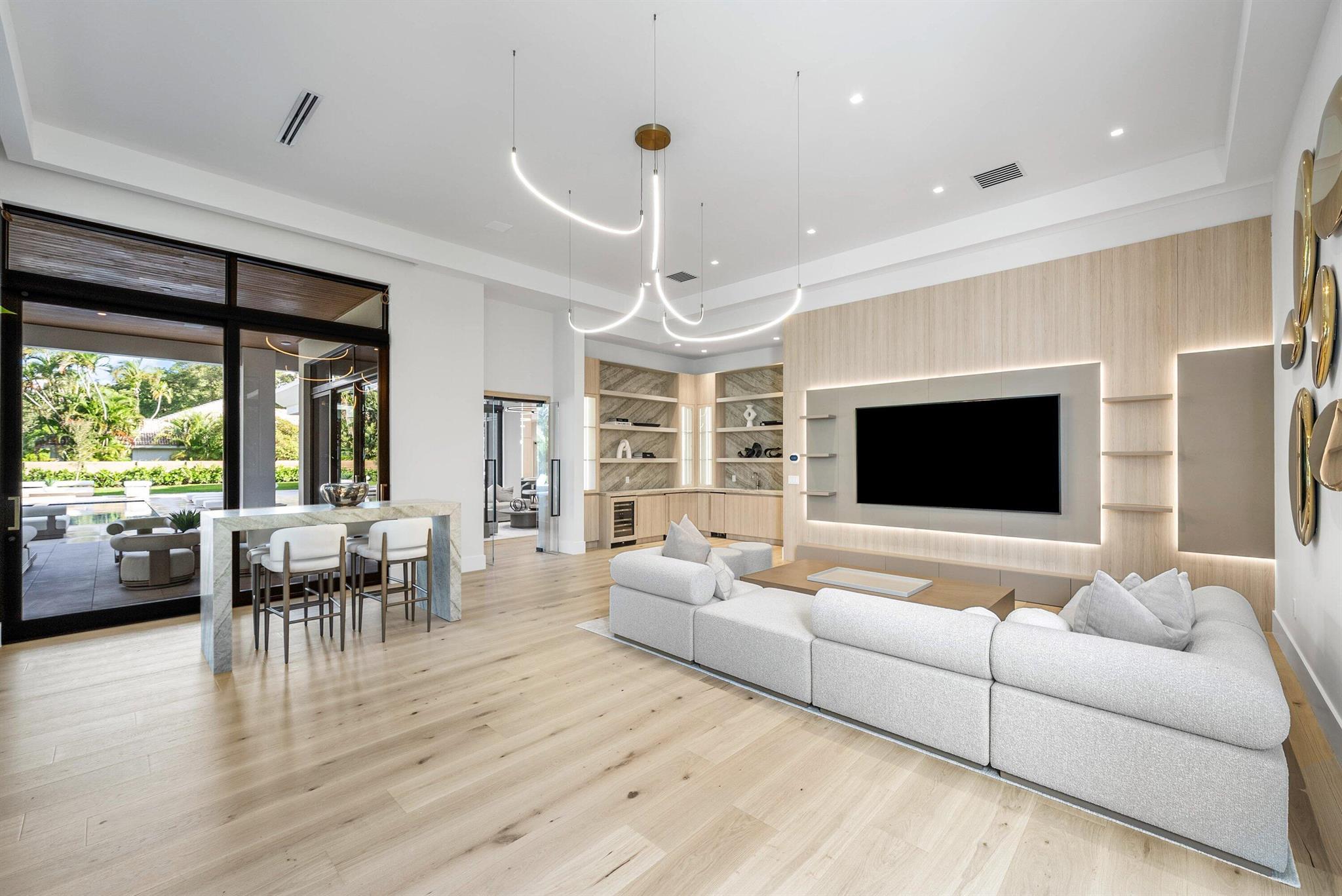 FOXE CHASE - Residential