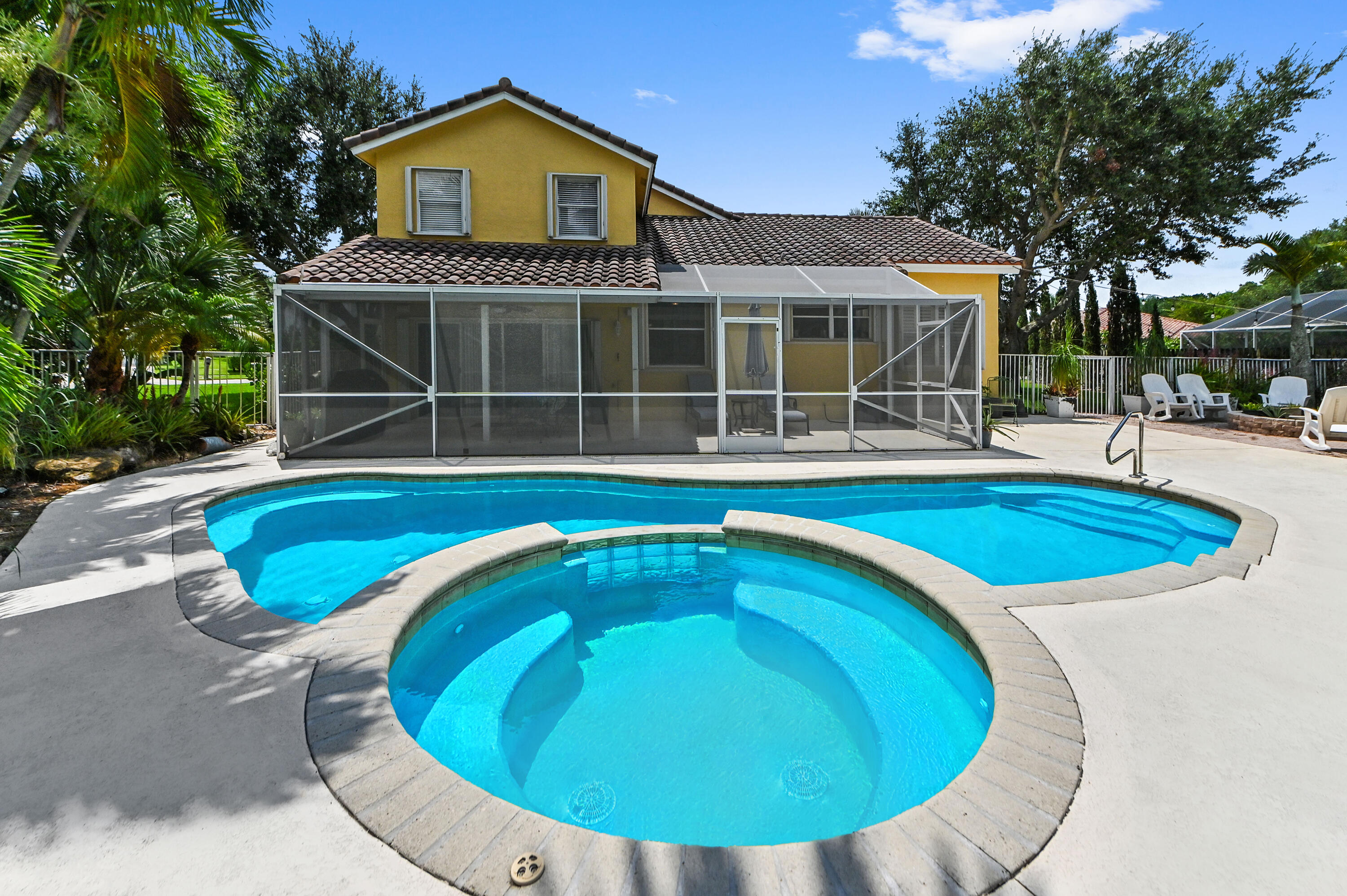 LAKE CHARLESTON - Residential