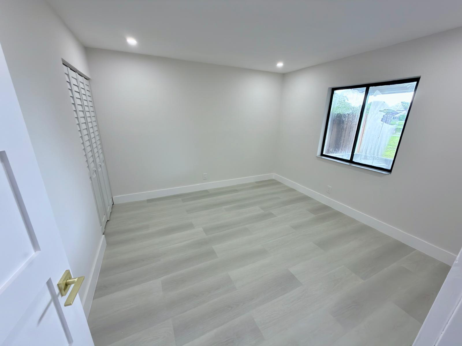 LAKES OF TARA UNIT 1 - Residential