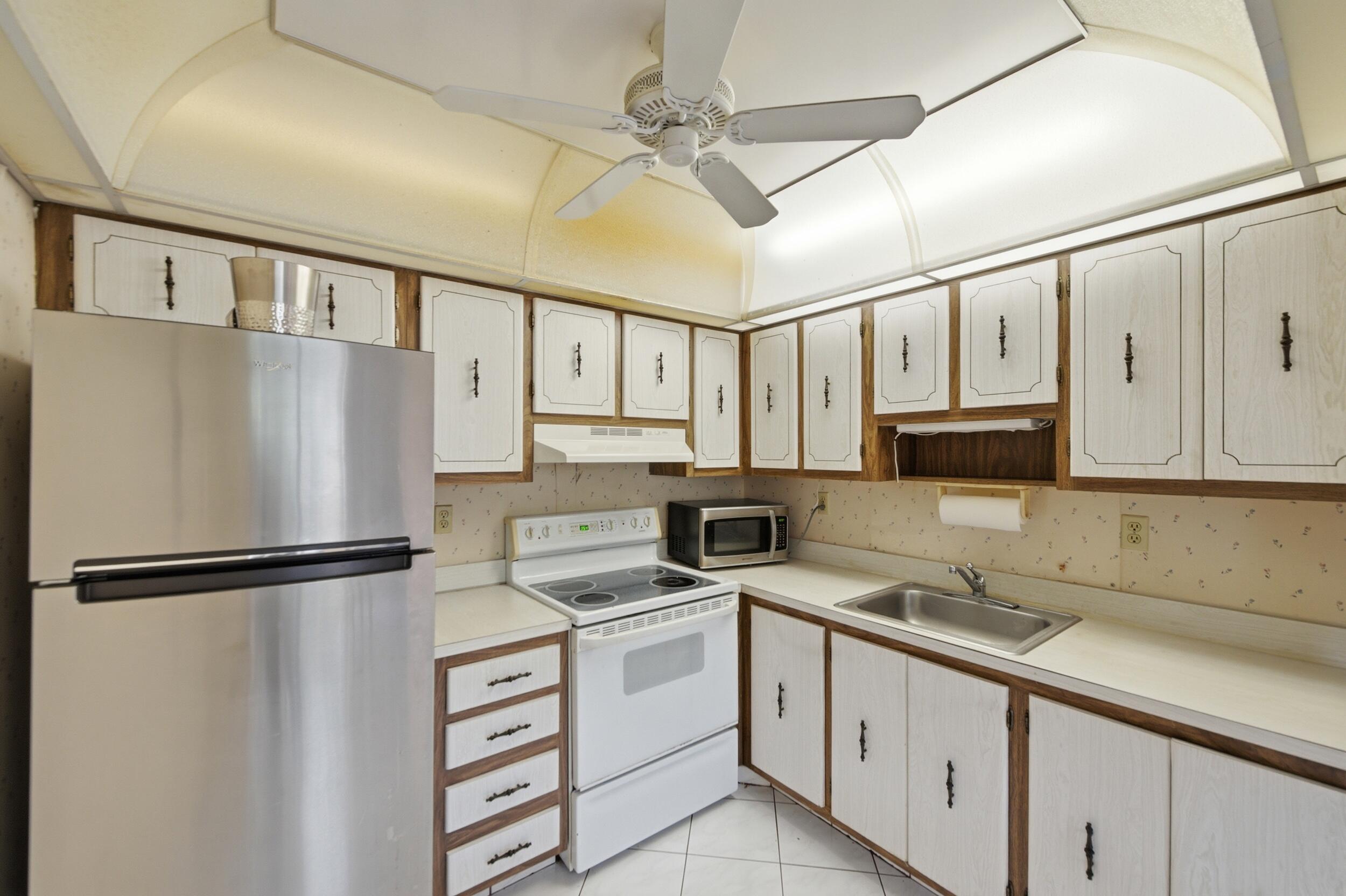 KINGS POINT - Residential Lease