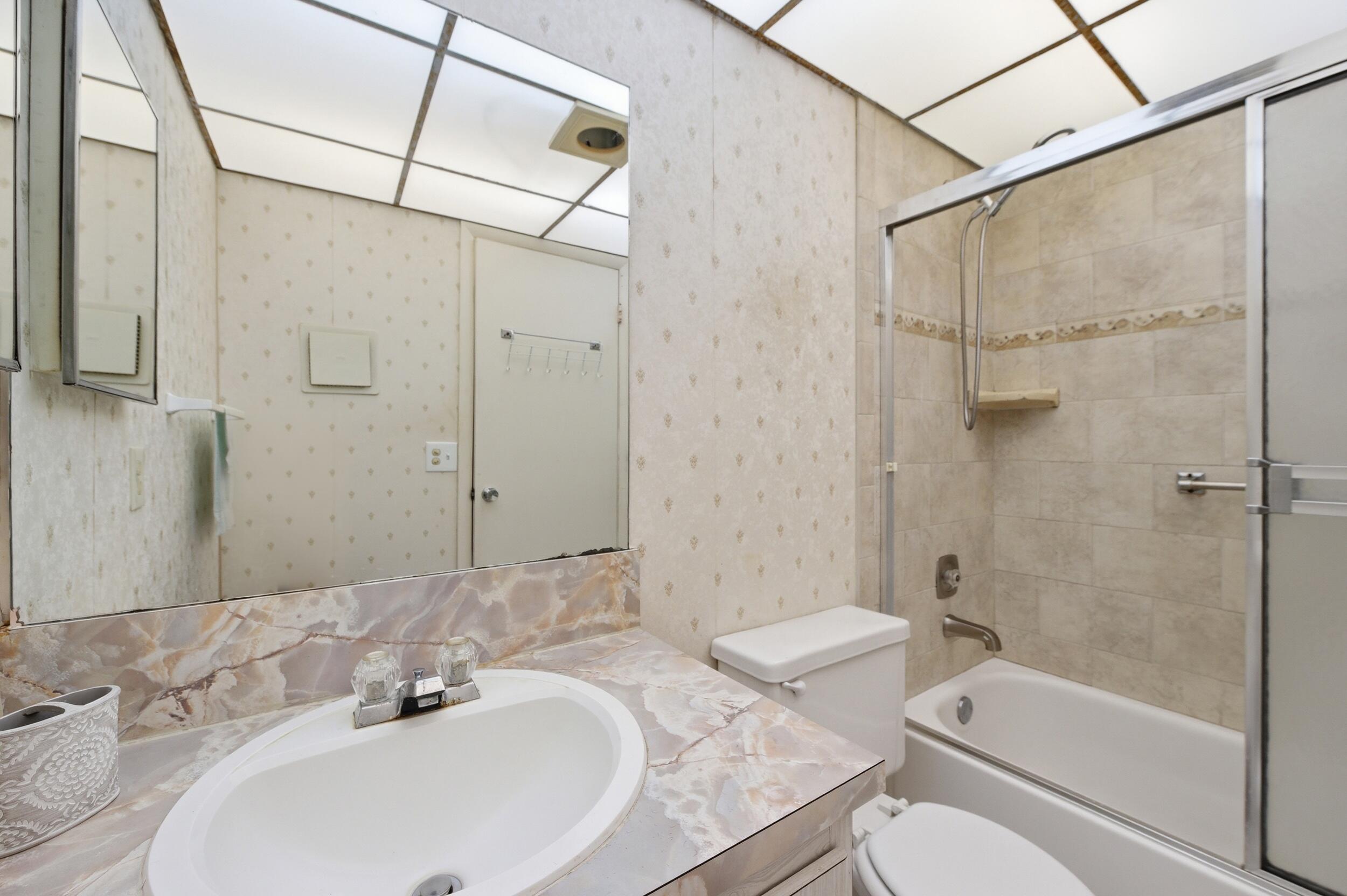 KINGS POINT - Residential Lease