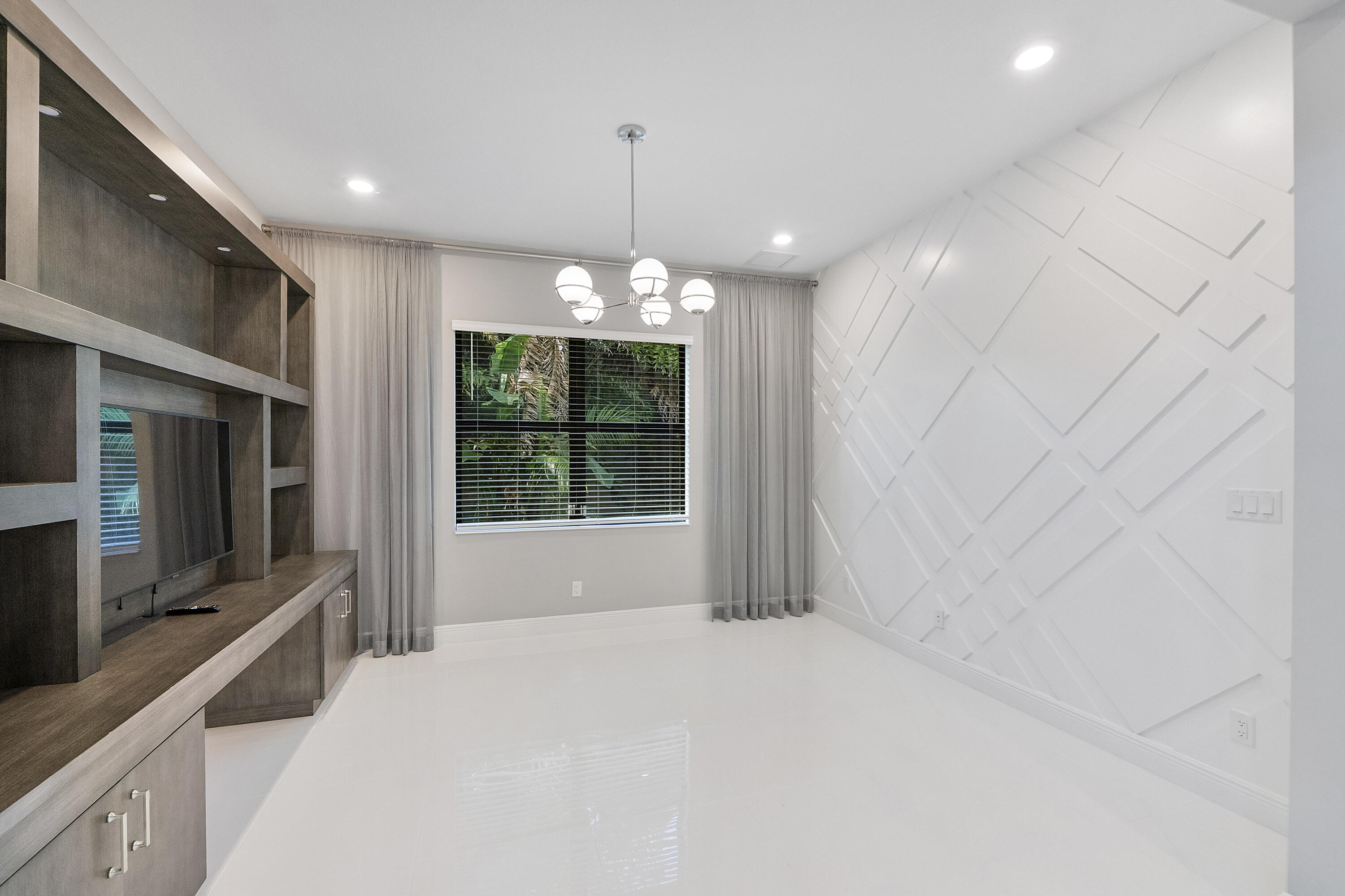 PARKLAND BAY - Residential
