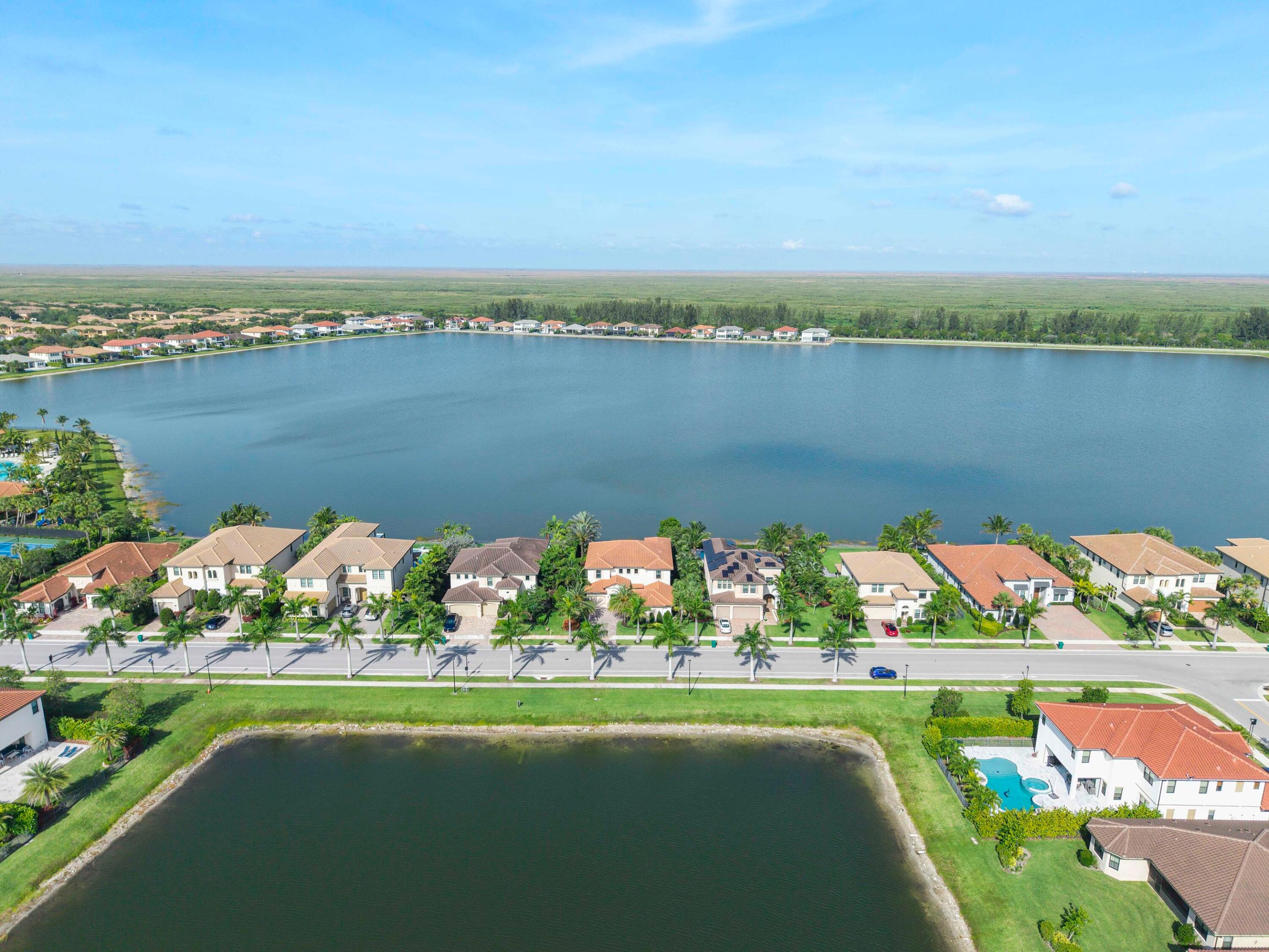PARKLAND BAY - Residential