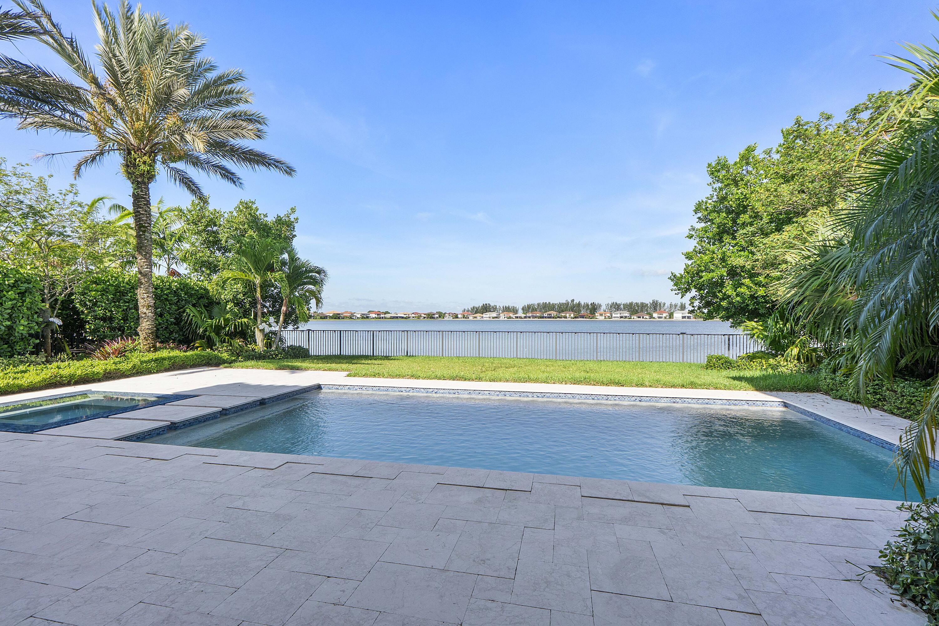 PARKLAND BAY - Residential