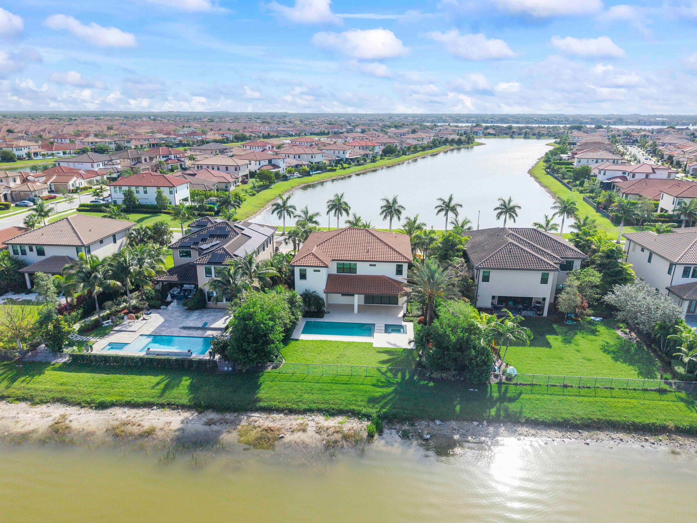 PARKLAND BAY - Residential