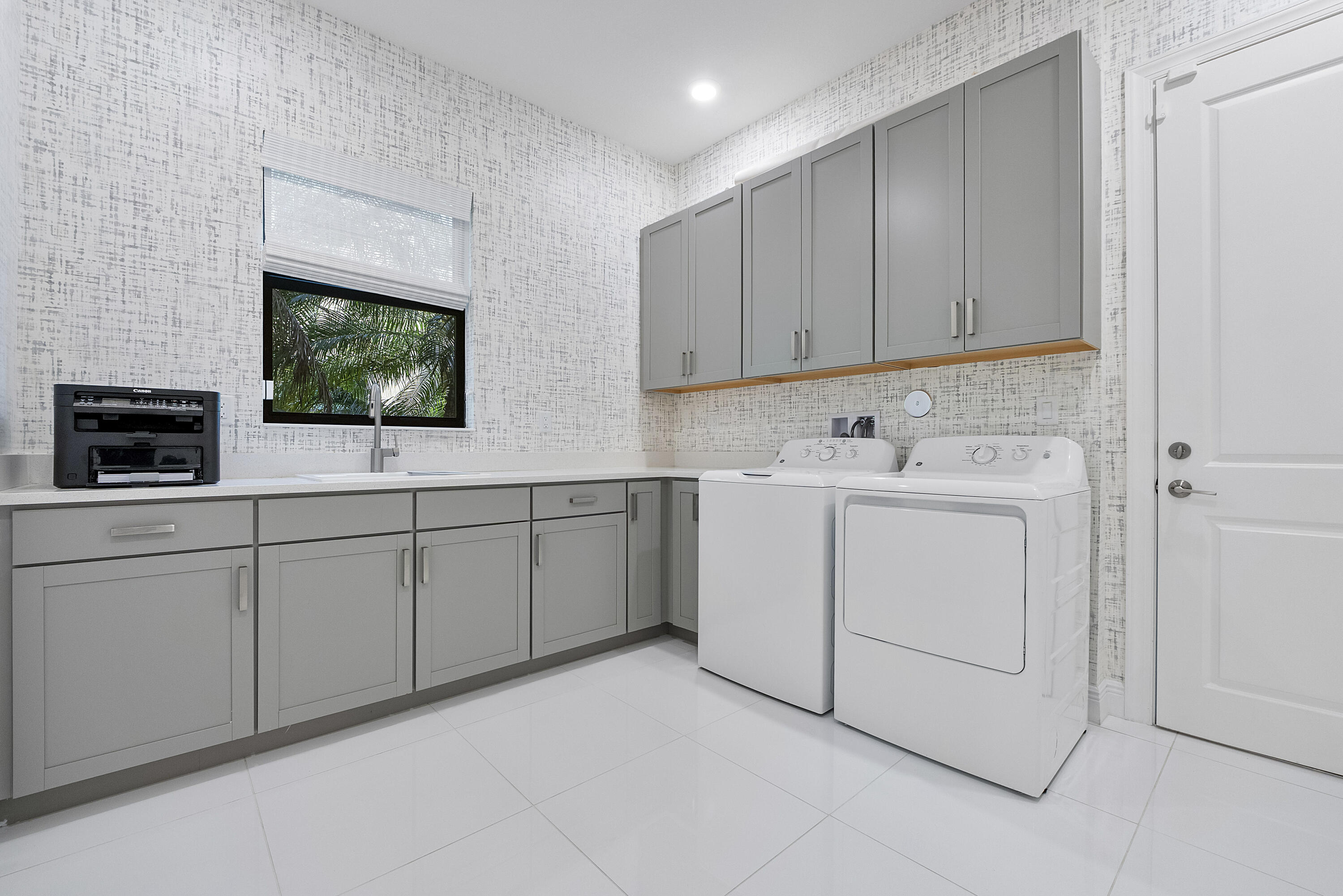 PARKLAND BAY - Residential