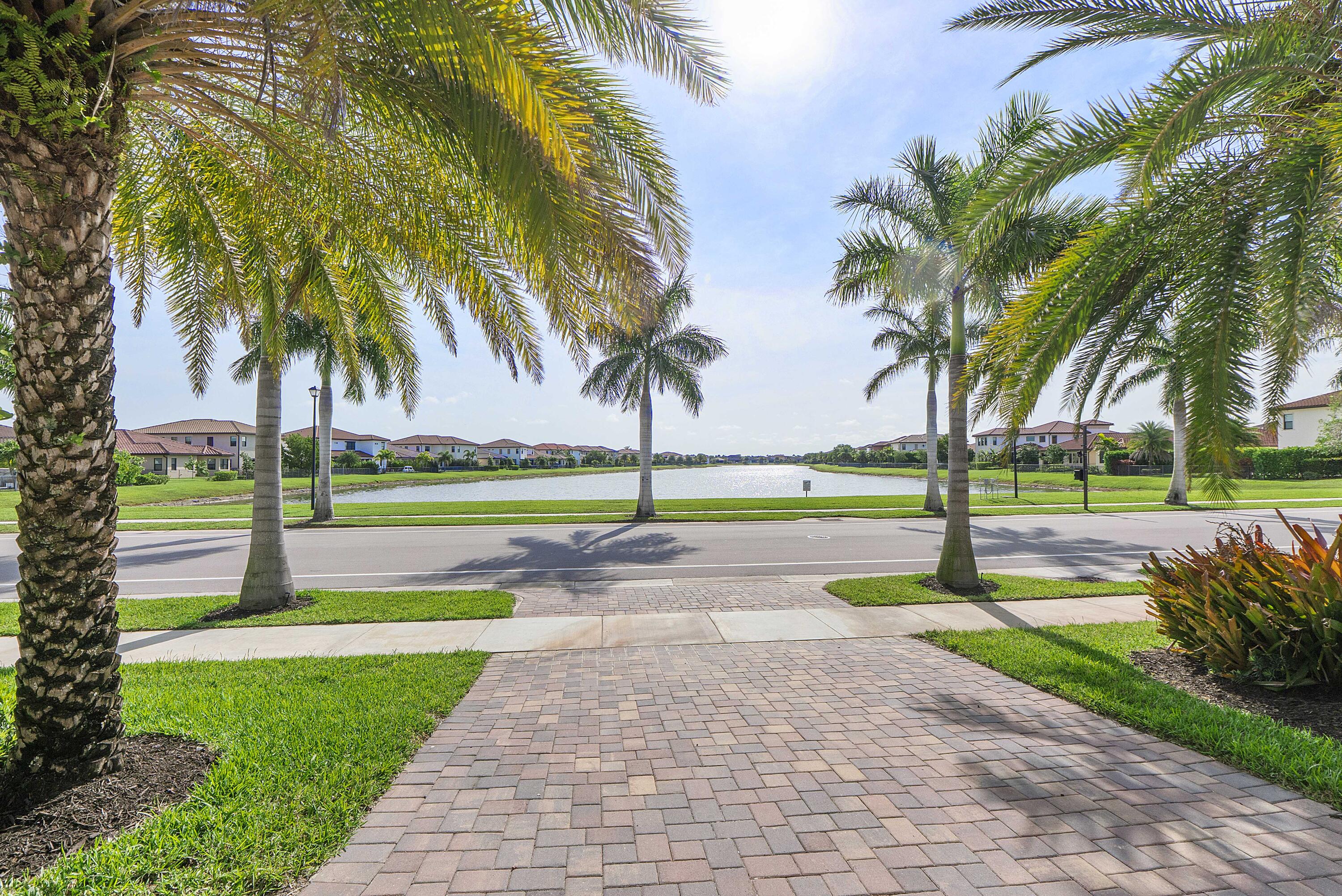 PARKLAND BAY - Residential