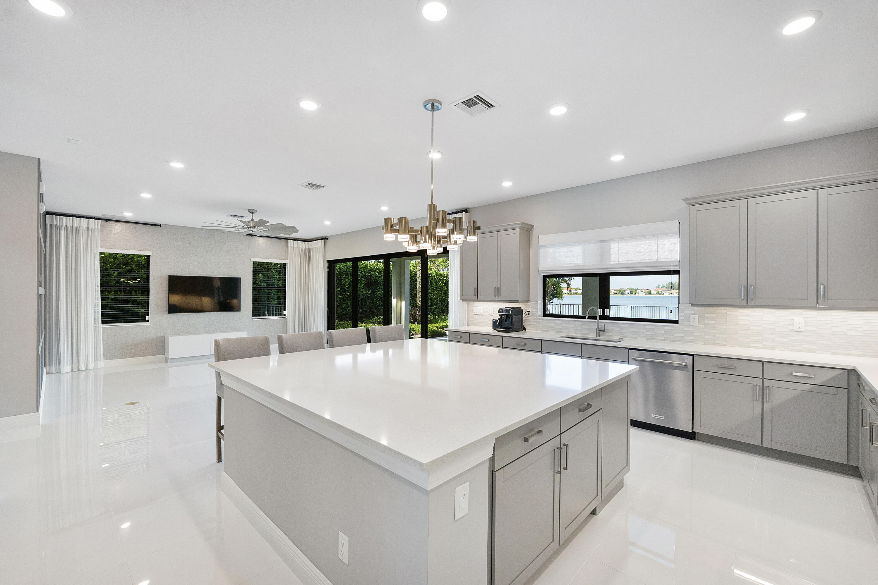 PARKLAND BAY - Residential