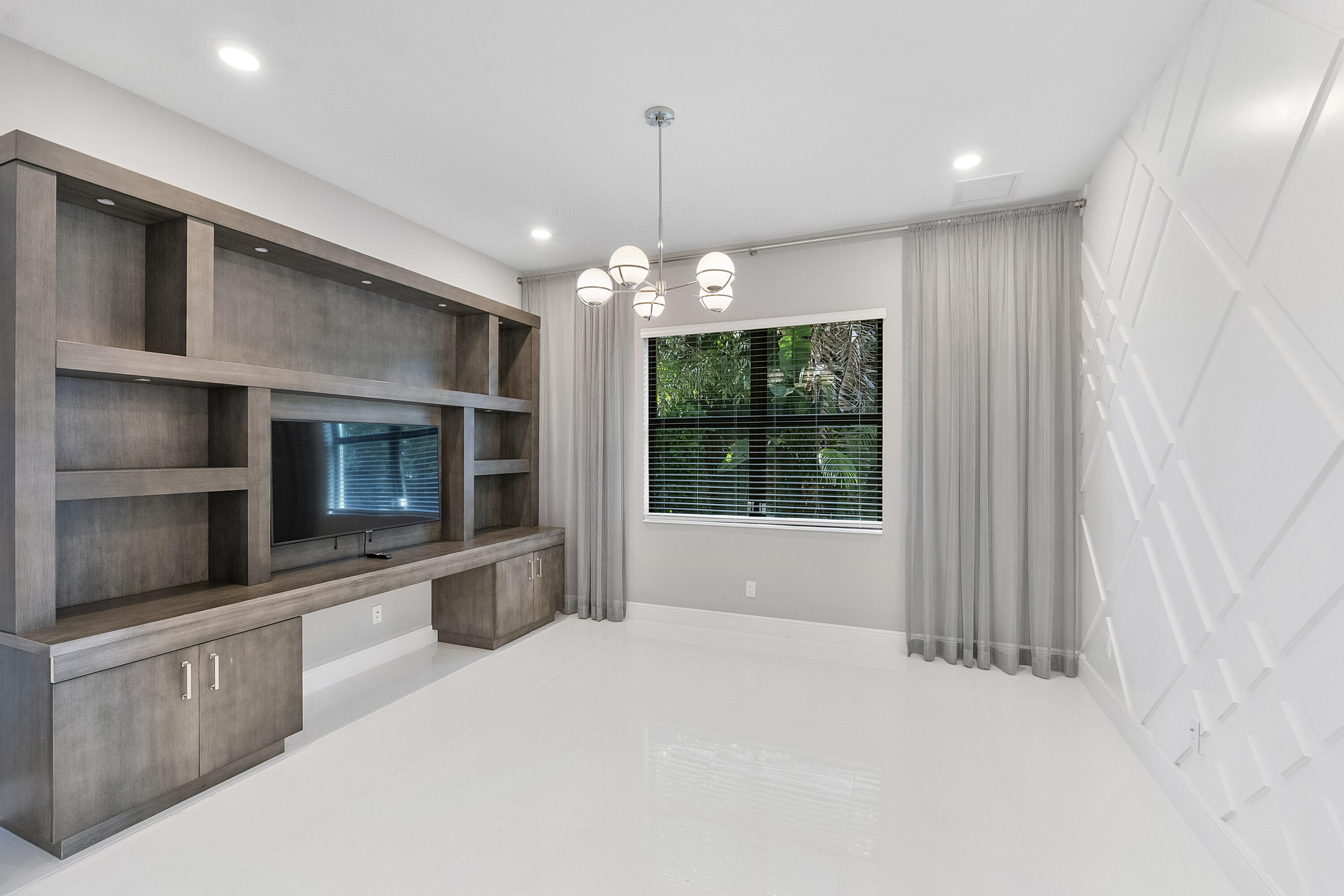 PARKLAND BAY - Residential