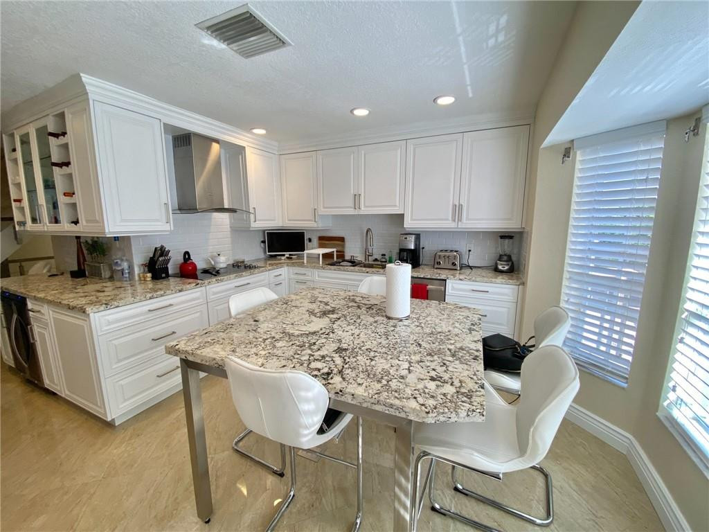 HOLLYWOOD CENTRAL BEACH - Residential Lease