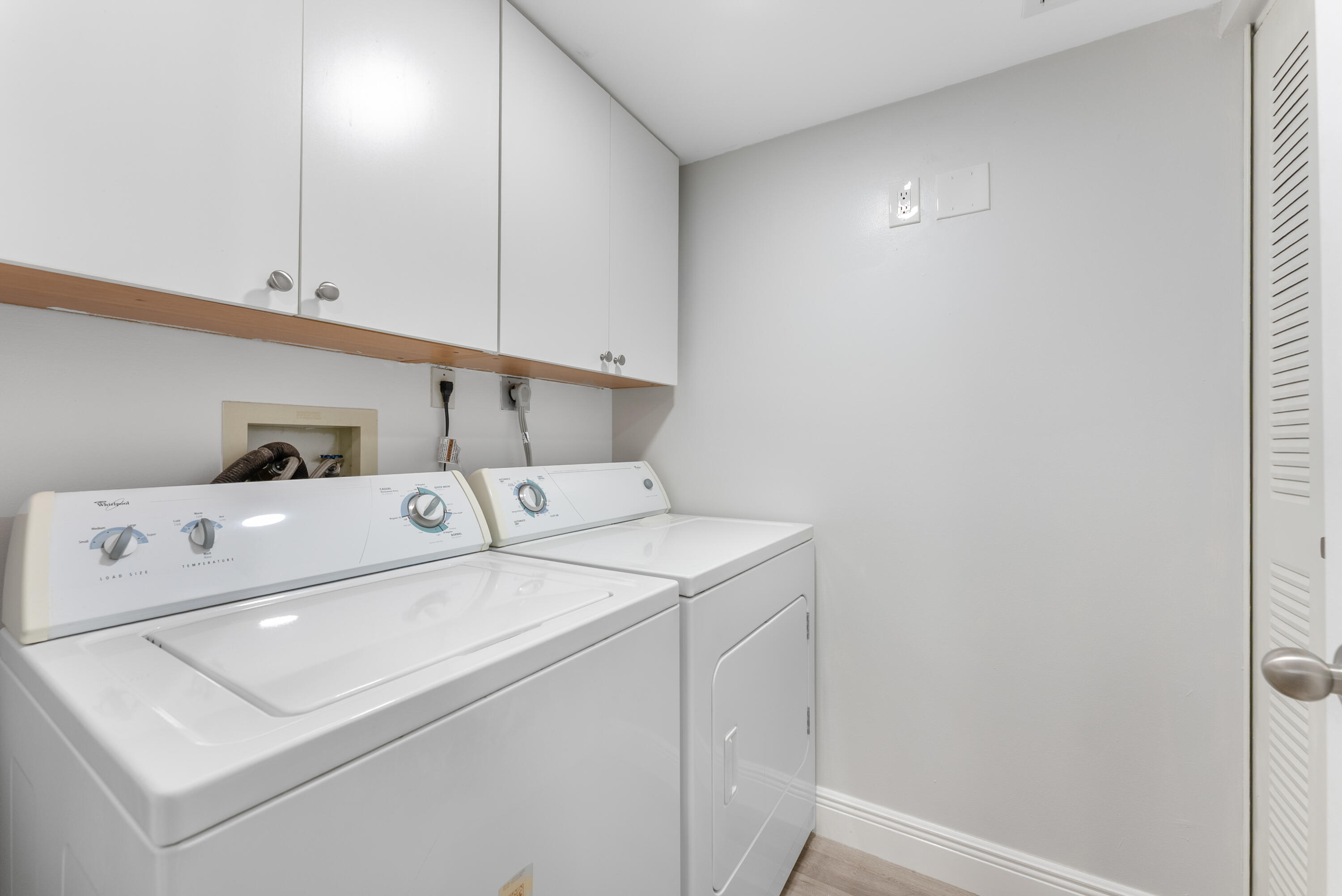HUNTINGTON LAKES SEC FIVE CONDOS - Residential Lease