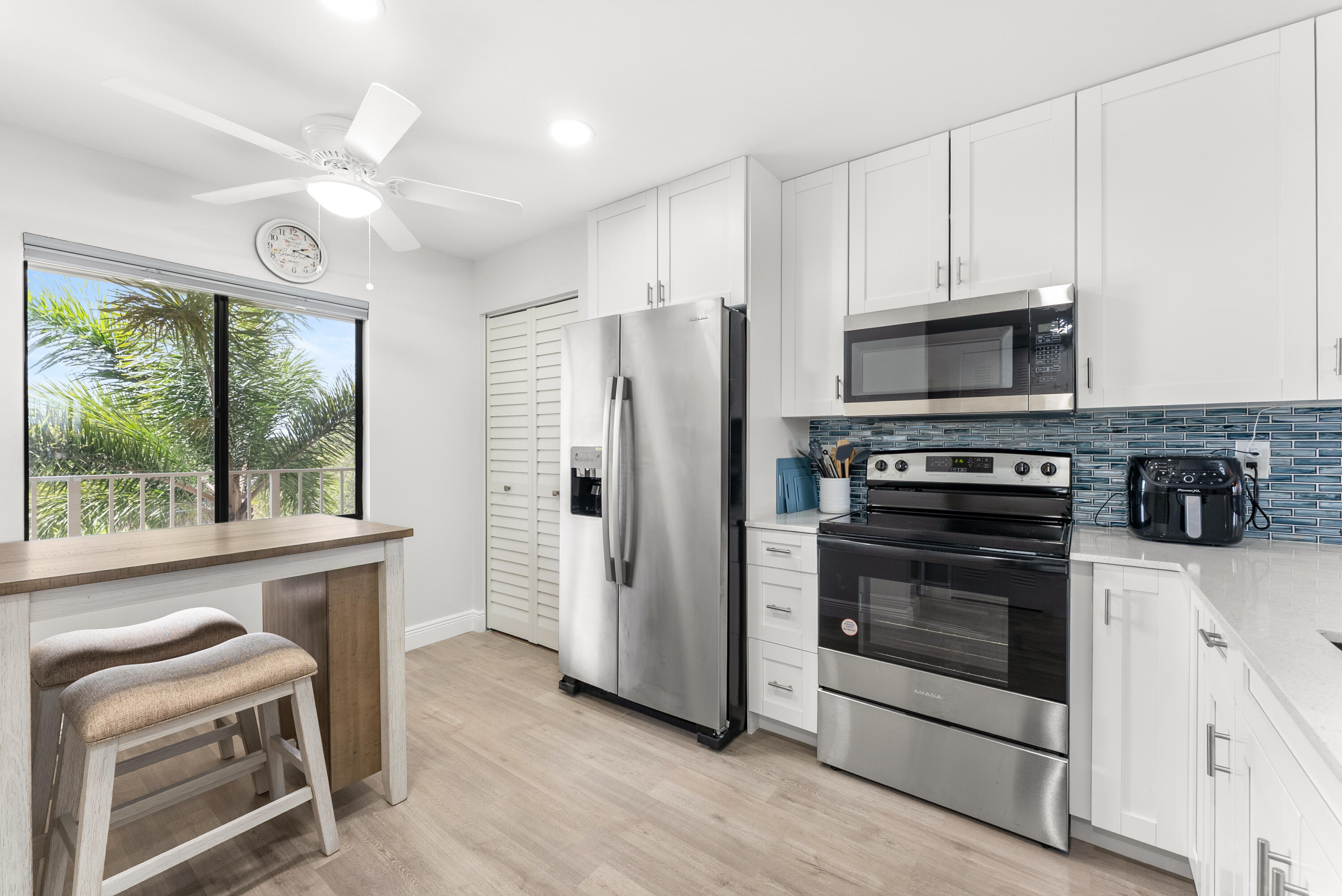 HUNTINGTON LAKES SEC FIVE CONDOS - Residential Lease