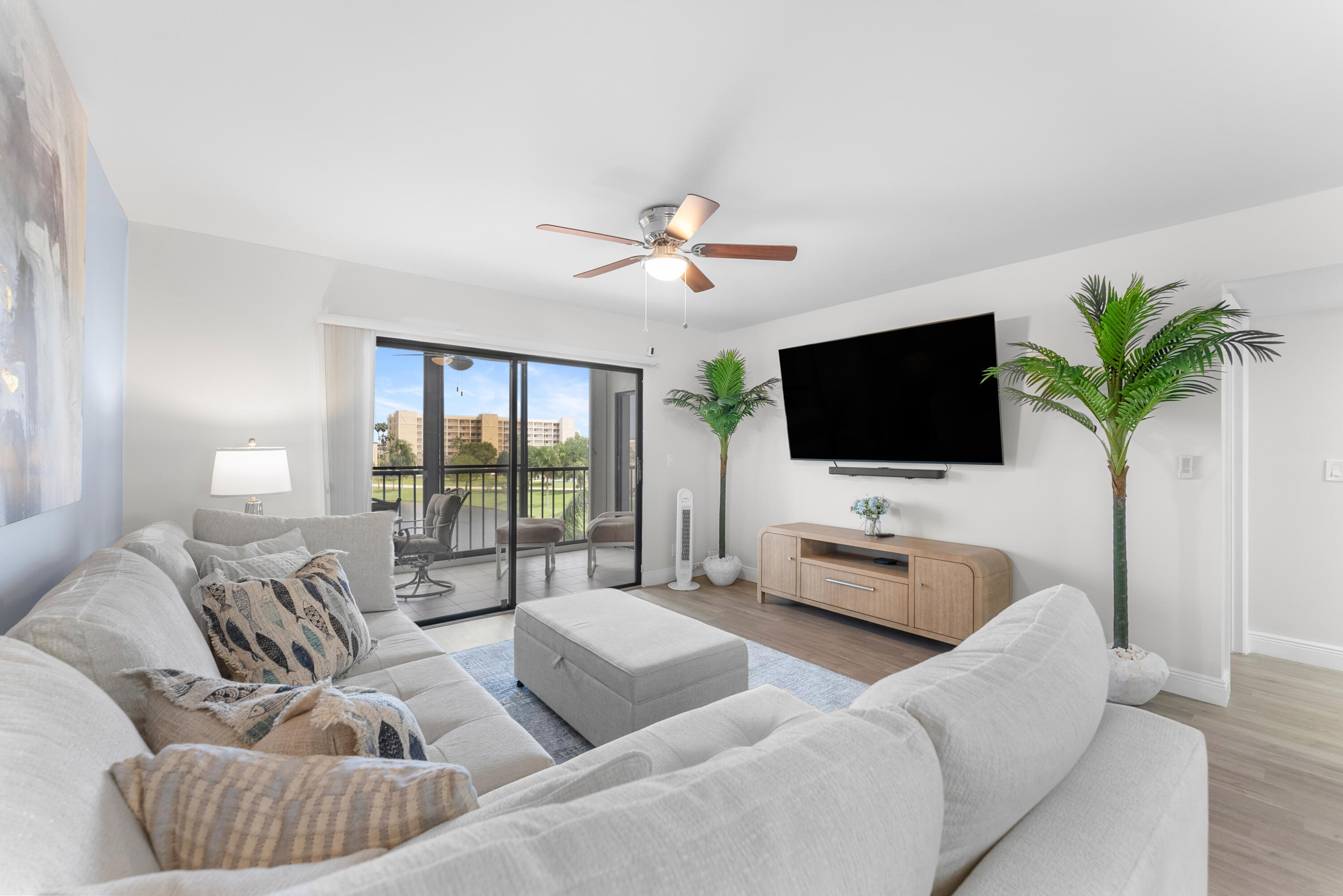 HUNTINGTON LAKES SEC FIVE CONDOS - Residential Lease