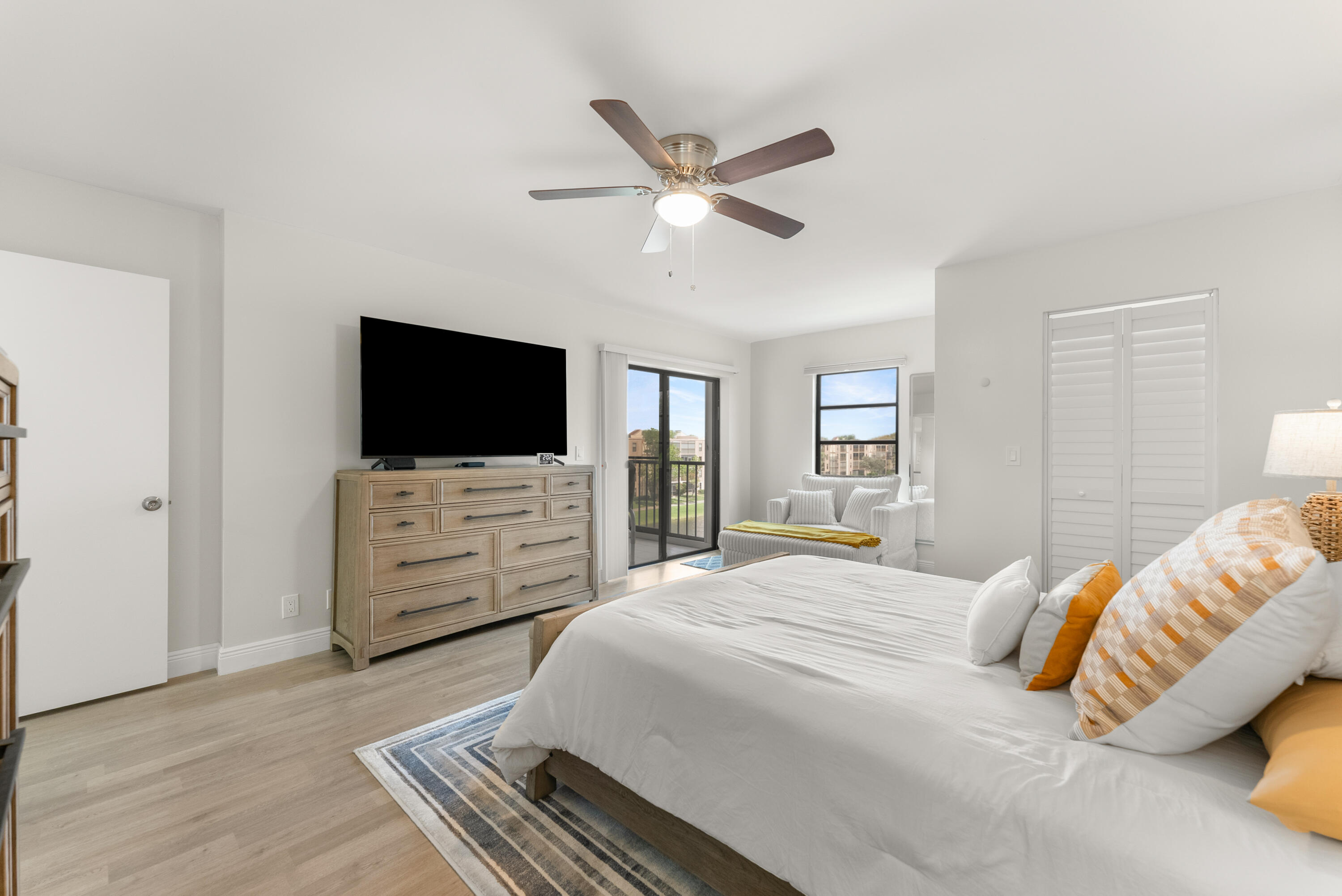 HUNTINGTON LAKES SEC FIVE CONDOS - Residential Lease