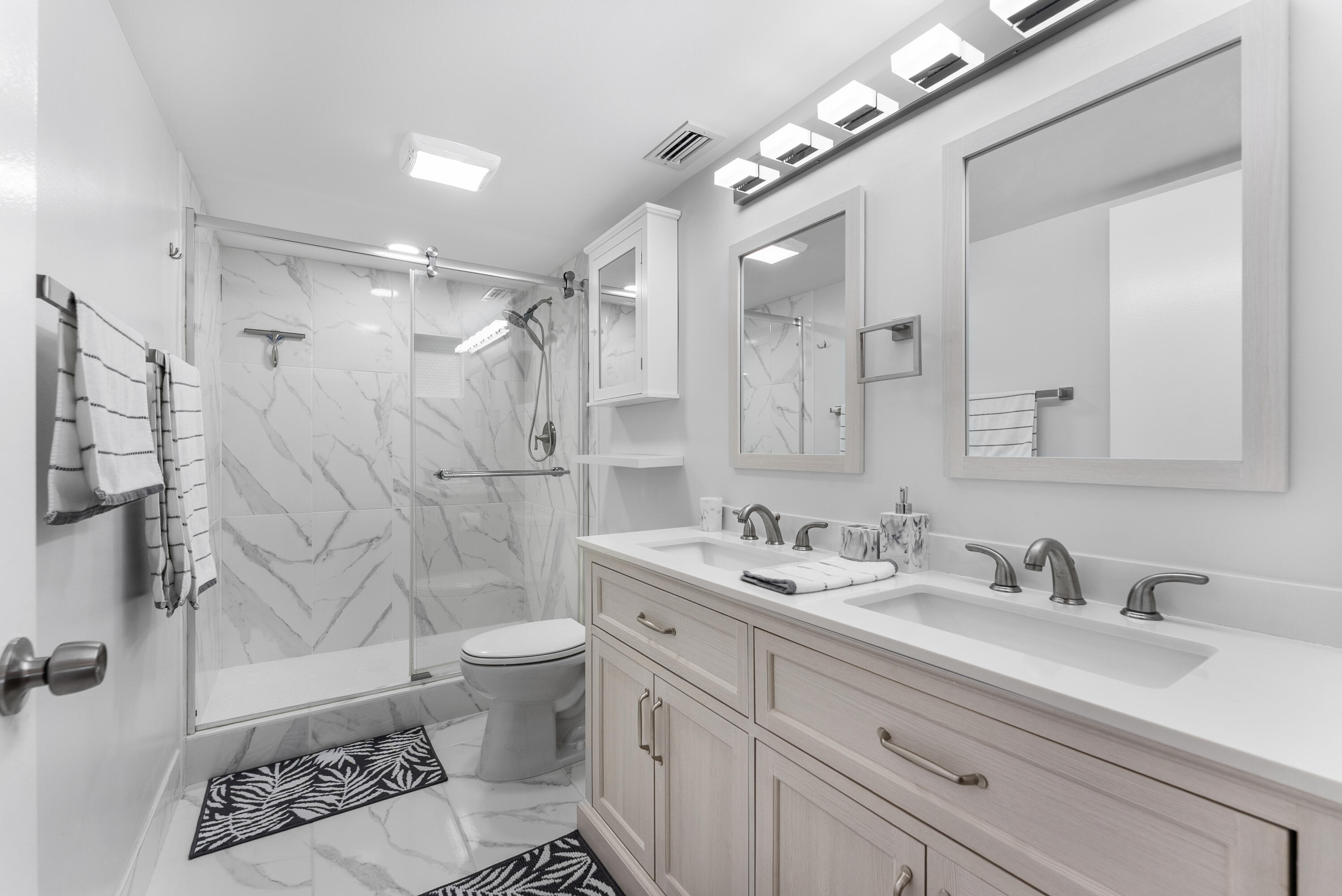 HUNTINGTON LAKES SEC FIVE CONDOS - Residential Lease