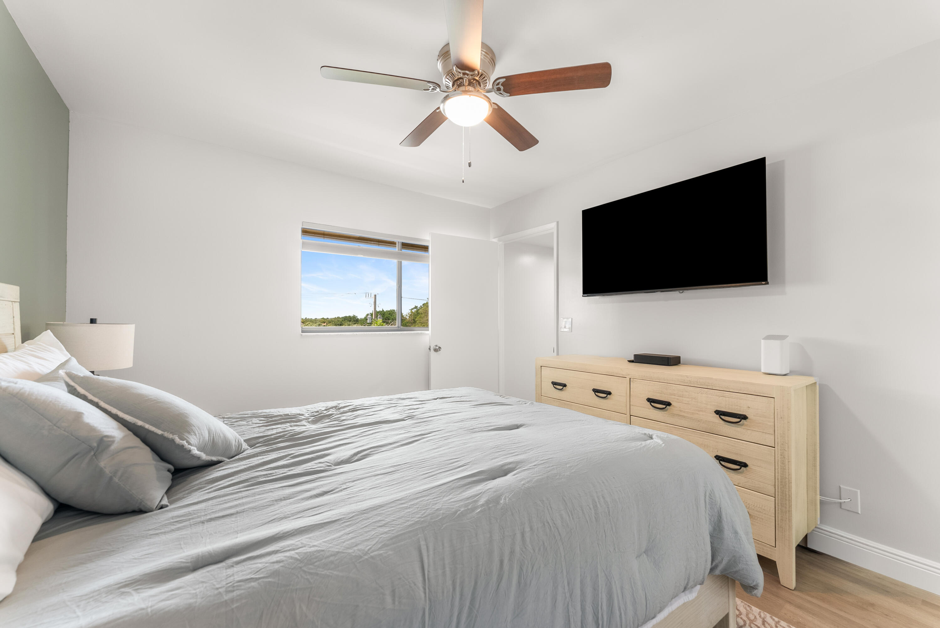 HUNTINGTON LAKES SEC FIVE CONDOS - Residential Lease
