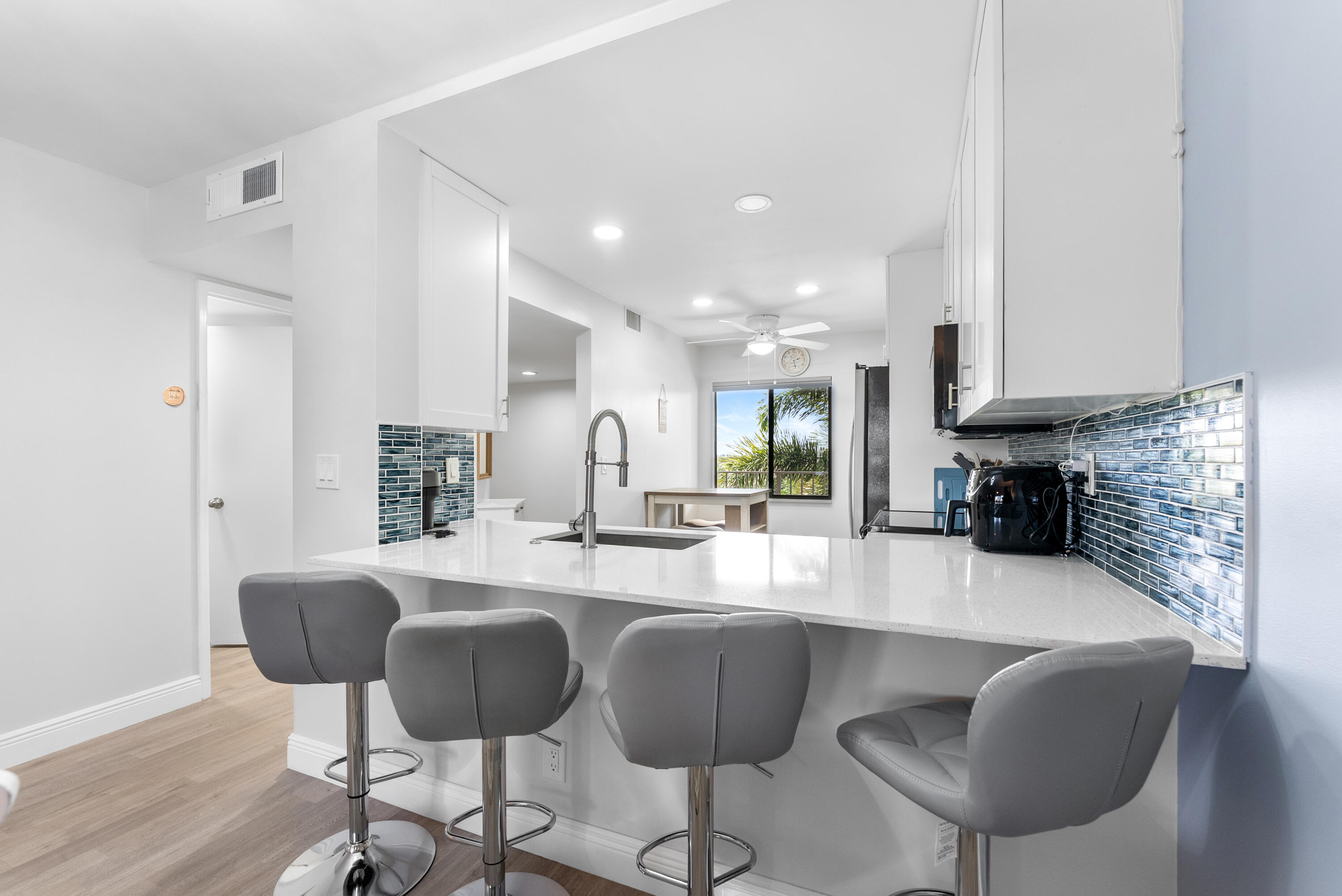 HUNTINGTON LAKES SEC FIVE CONDOS - Residential Lease