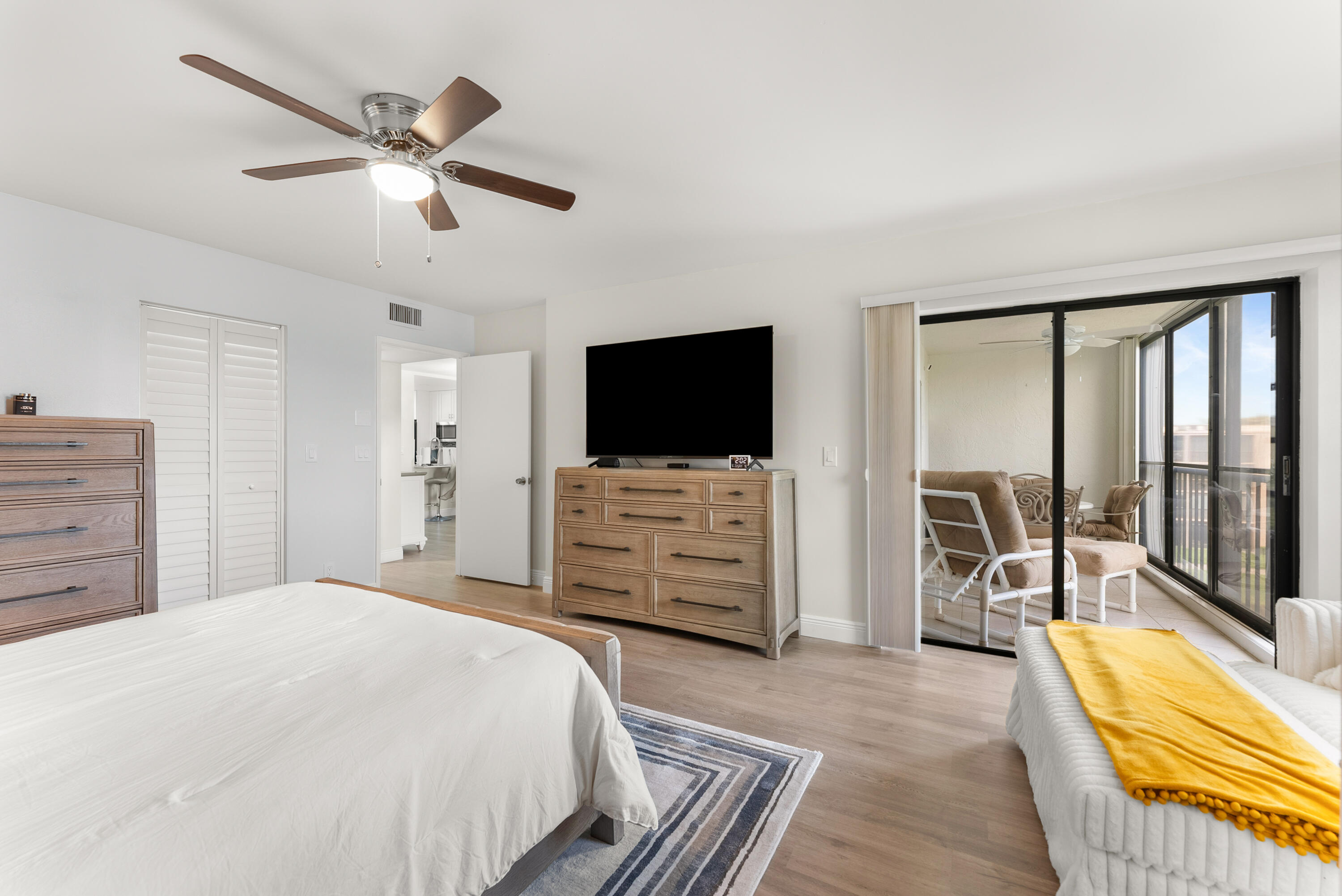 HUNTINGTON LAKES SEC FIVE CONDOS - Residential Lease
