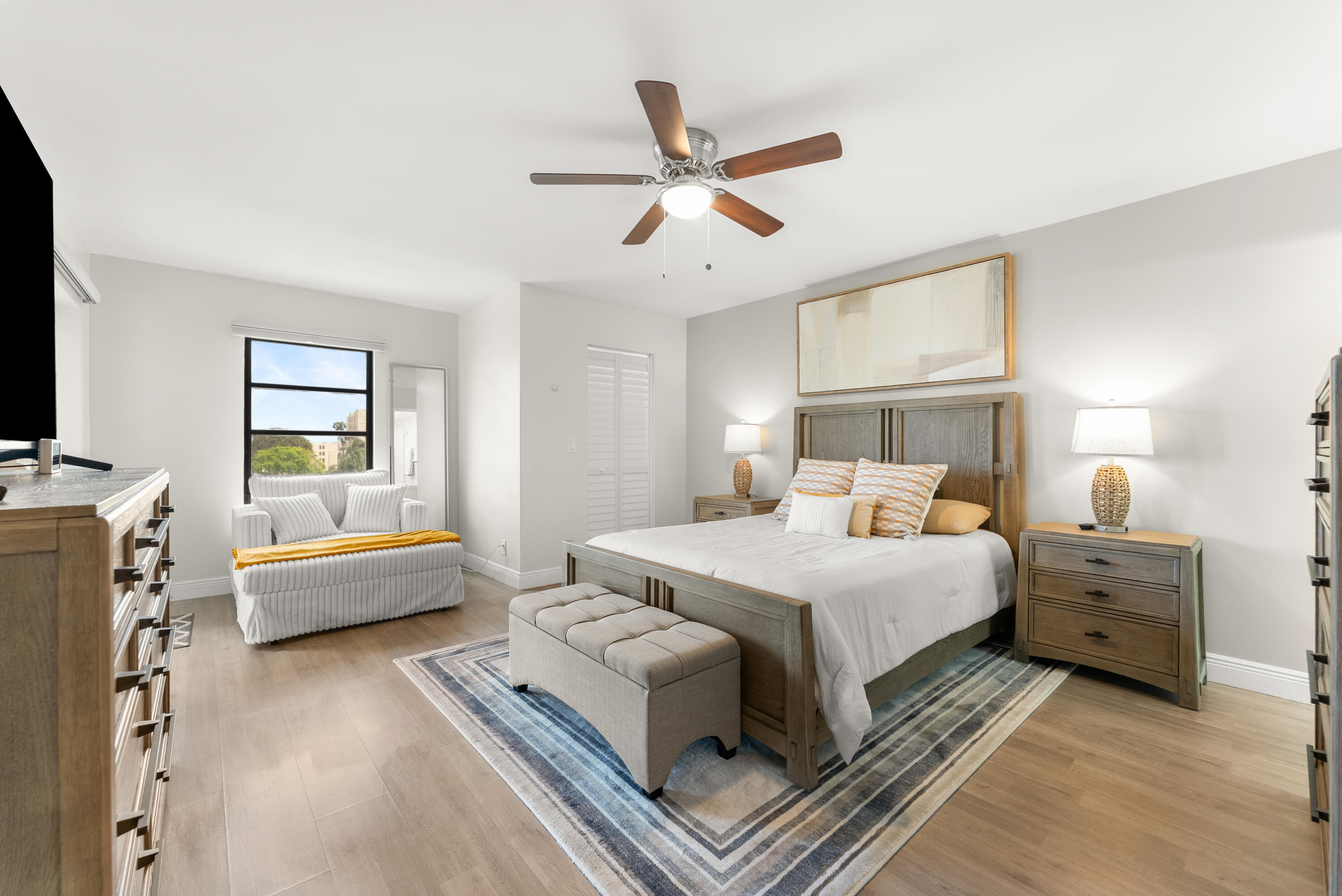 HUNTINGTON LAKES SEC FIVE CONDOS - Residential Lease