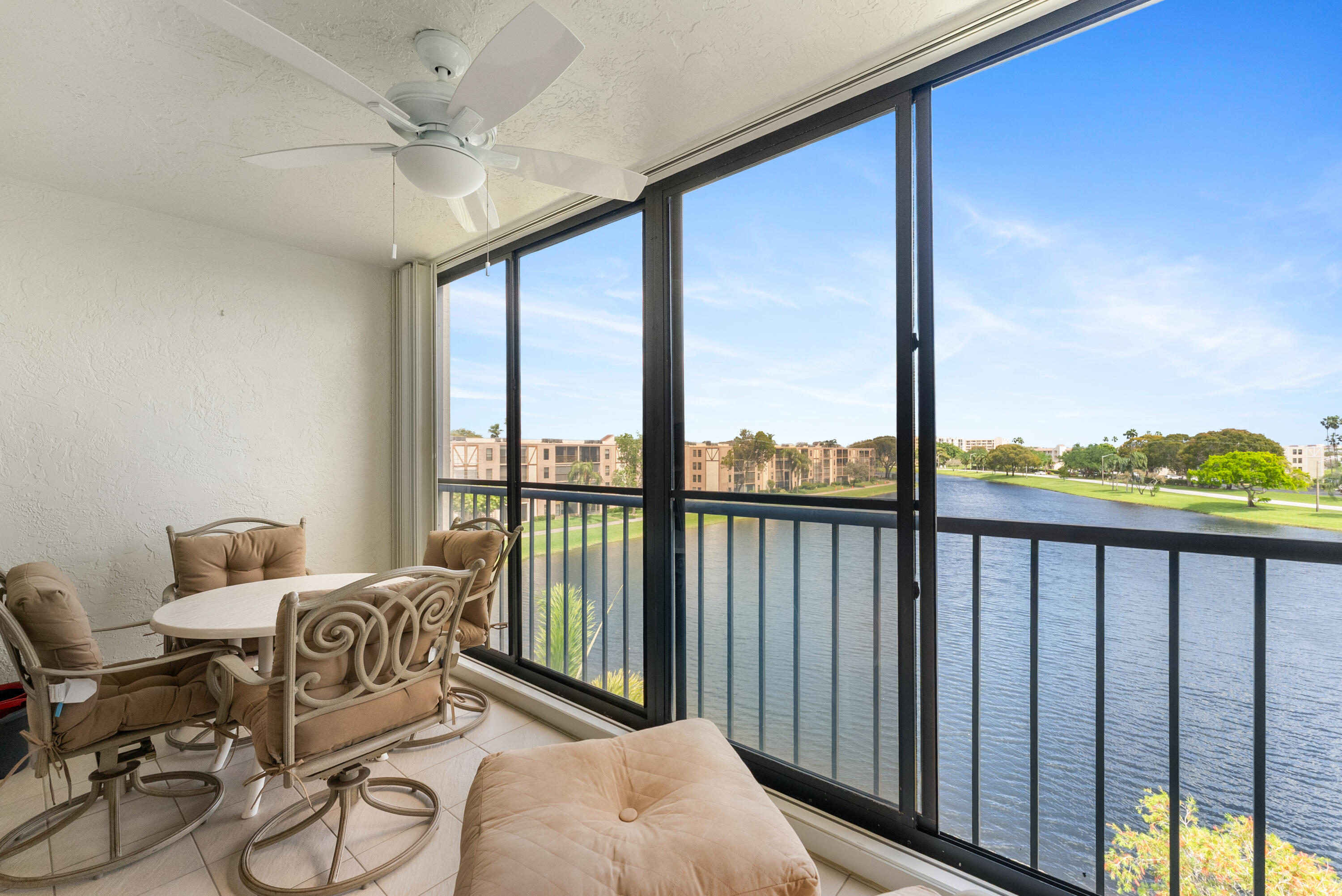HUNTINGTON LAKES SEC FIVE CONDOS - Residential Lease