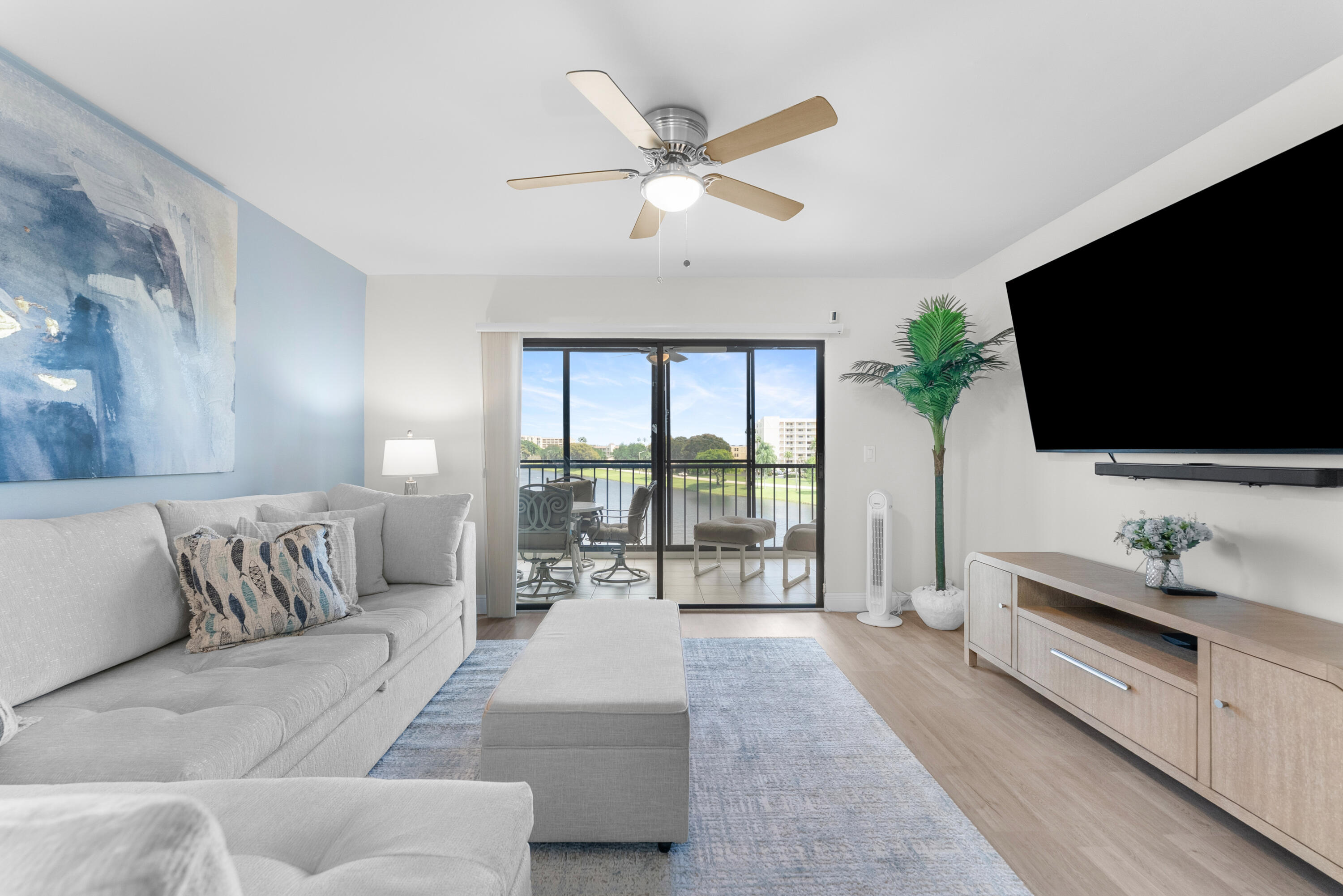 HUNTINGTON LAKES SEC FIVE CONDOS - Residential Lease