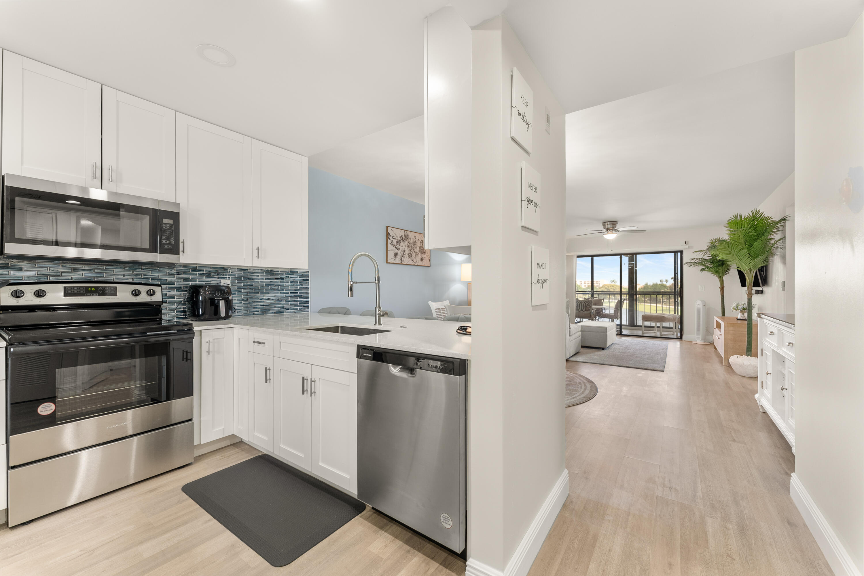 HUNTINGTON LAKES SEC FIVE CONDOS - Residential Lease