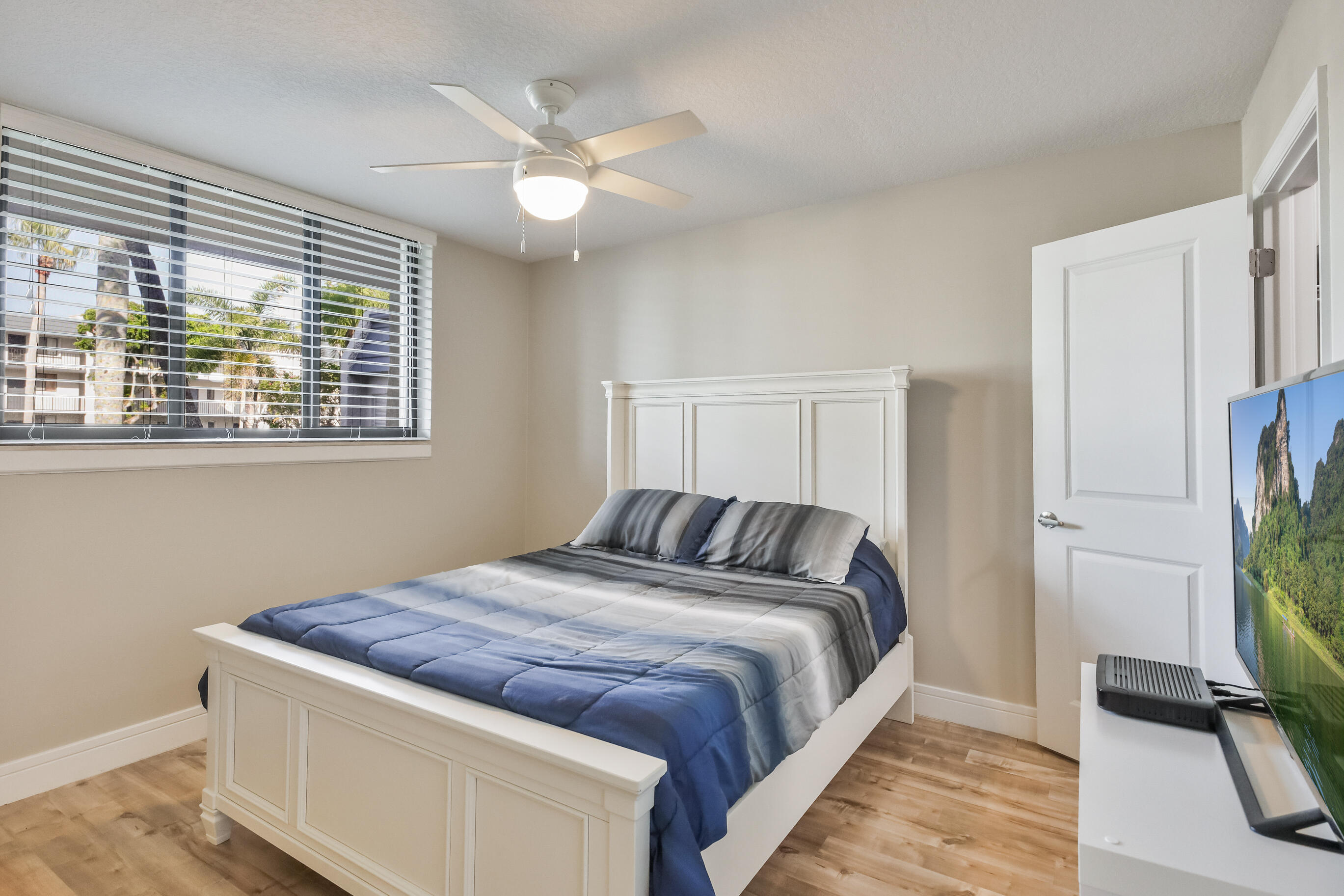 FOUNTAINS OF PALM BEACH CONDO 2 - Residential