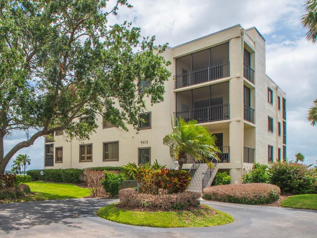 PELICAN POINTE OF SEBASTIAN V - Residential