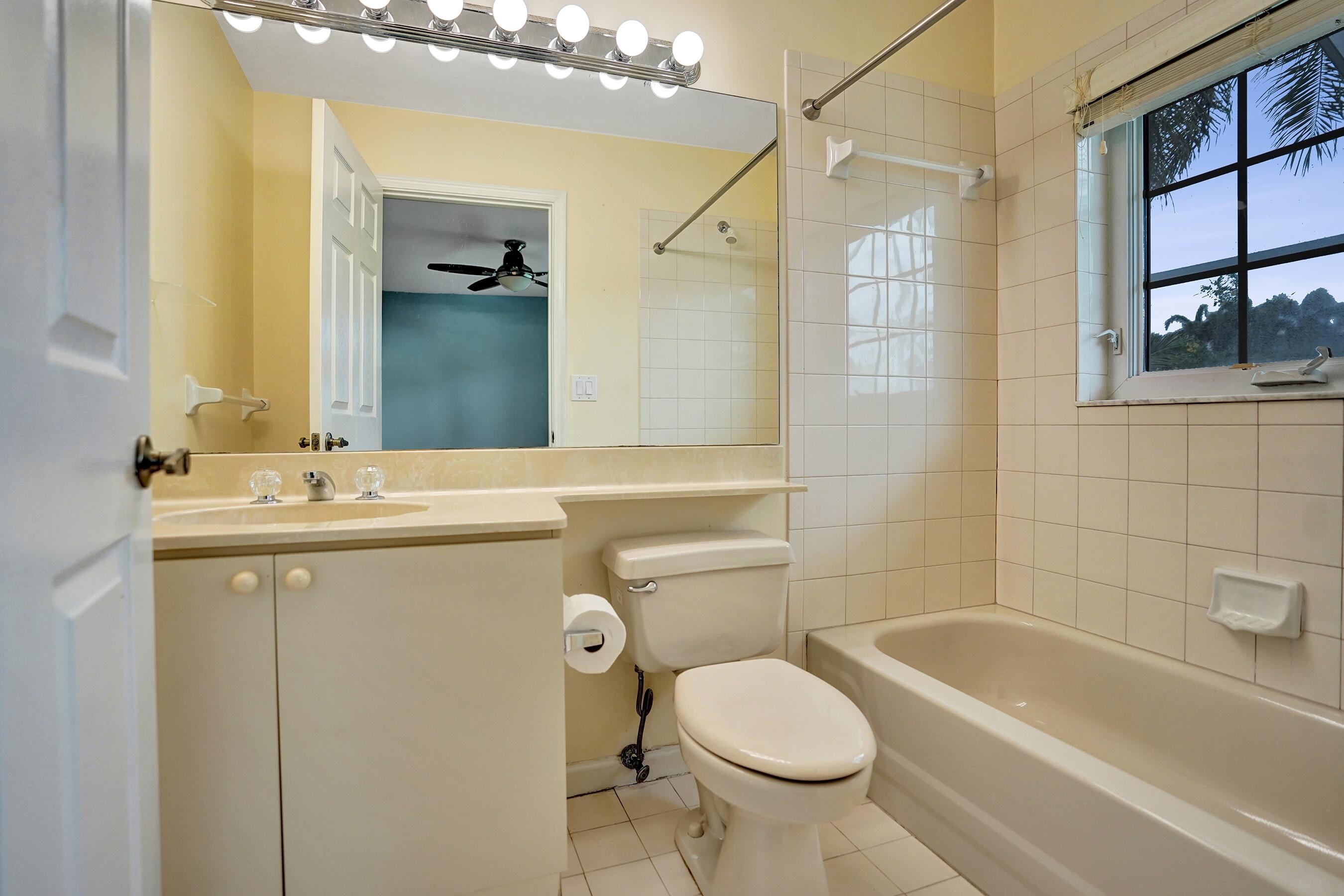 BOYNTON WATERS - Residential