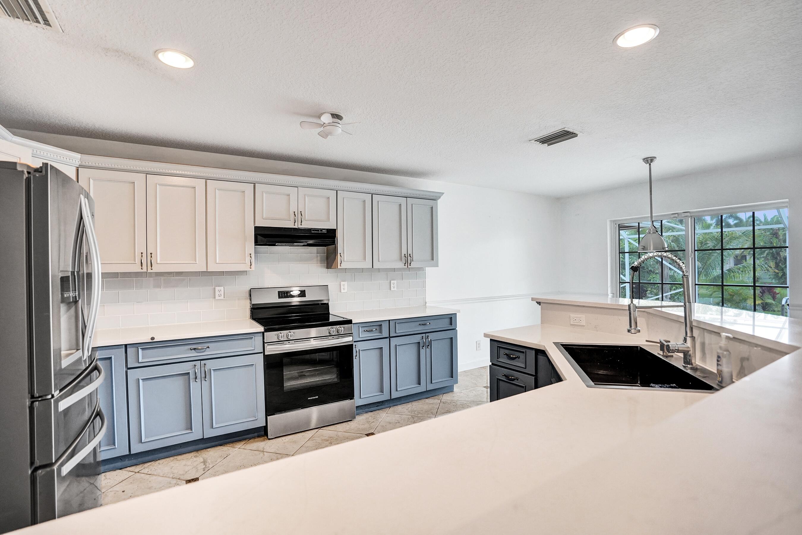 BOYNTON WATERS - Residential