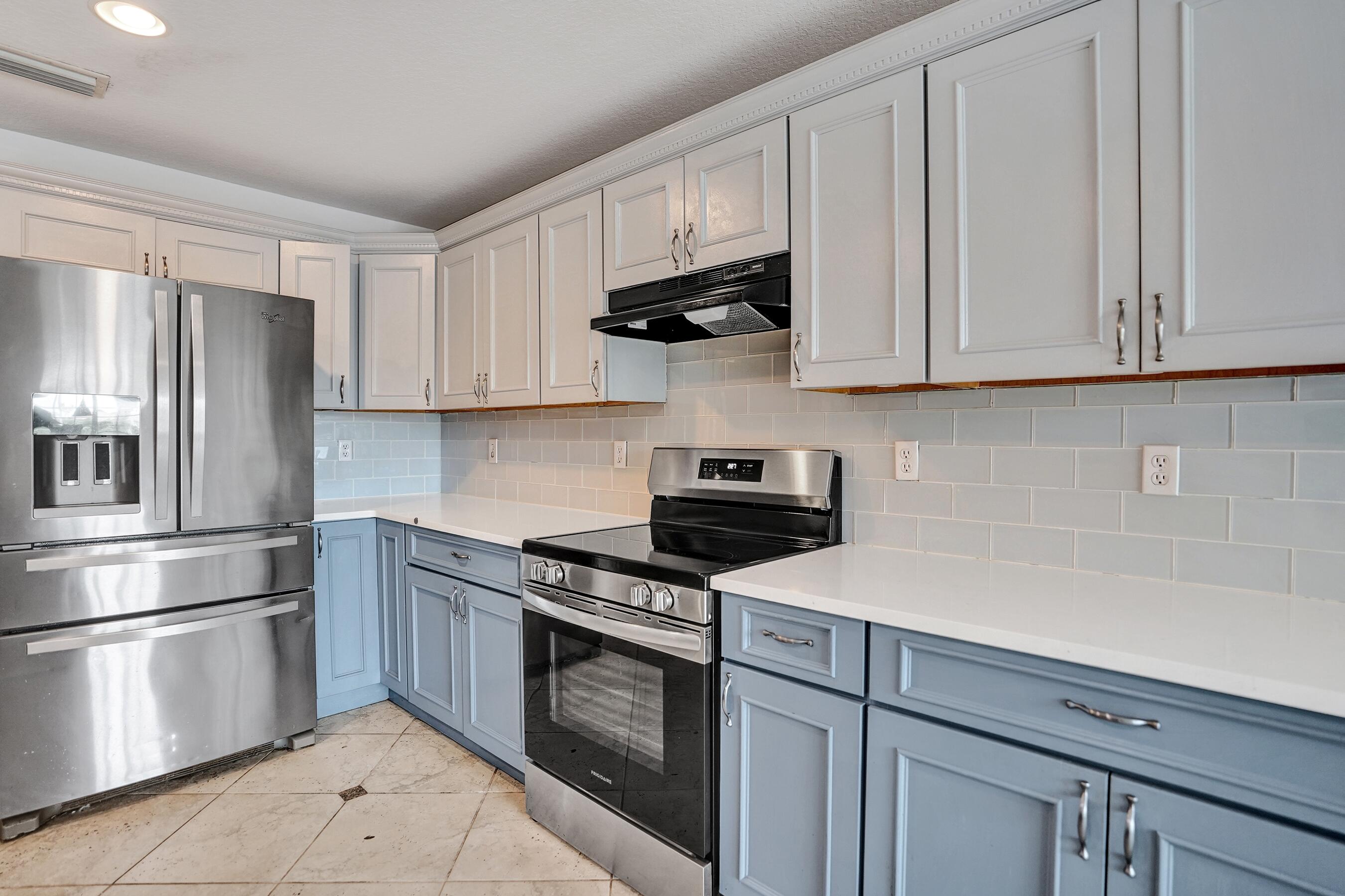 BOYNTON WATERS - Residential