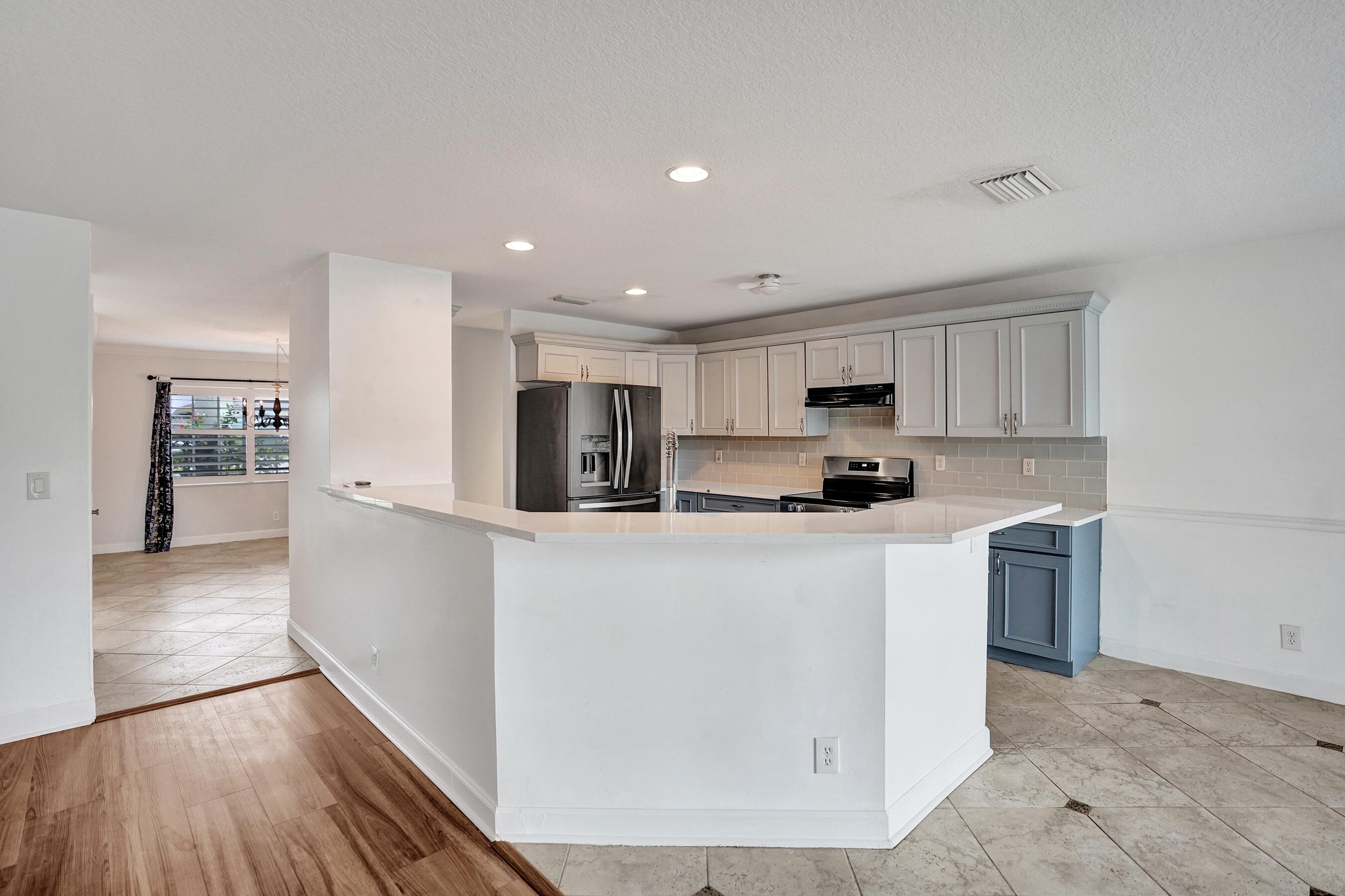 BOYNTON WATERS - Residential