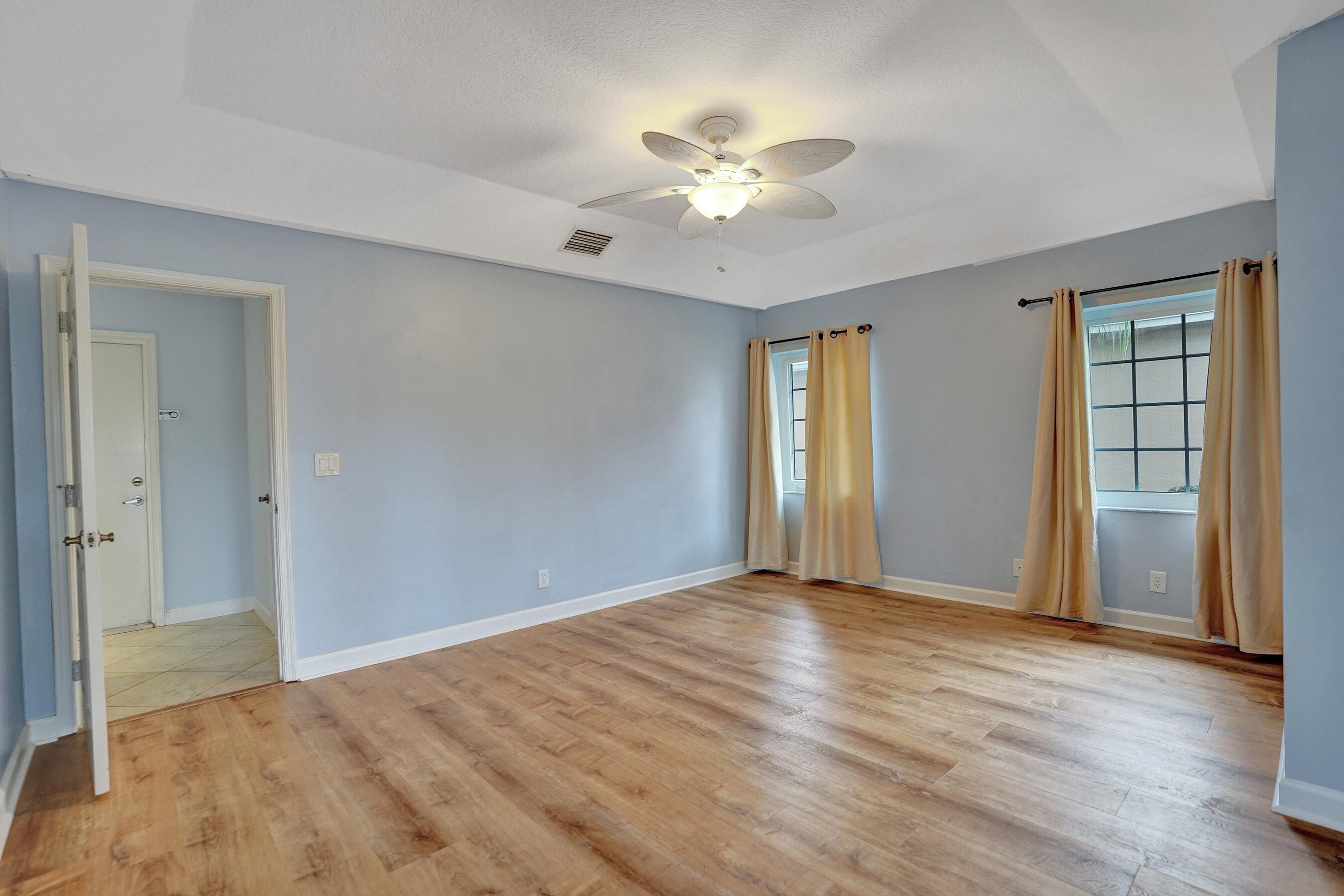 BOYNTON WATERS - Residential