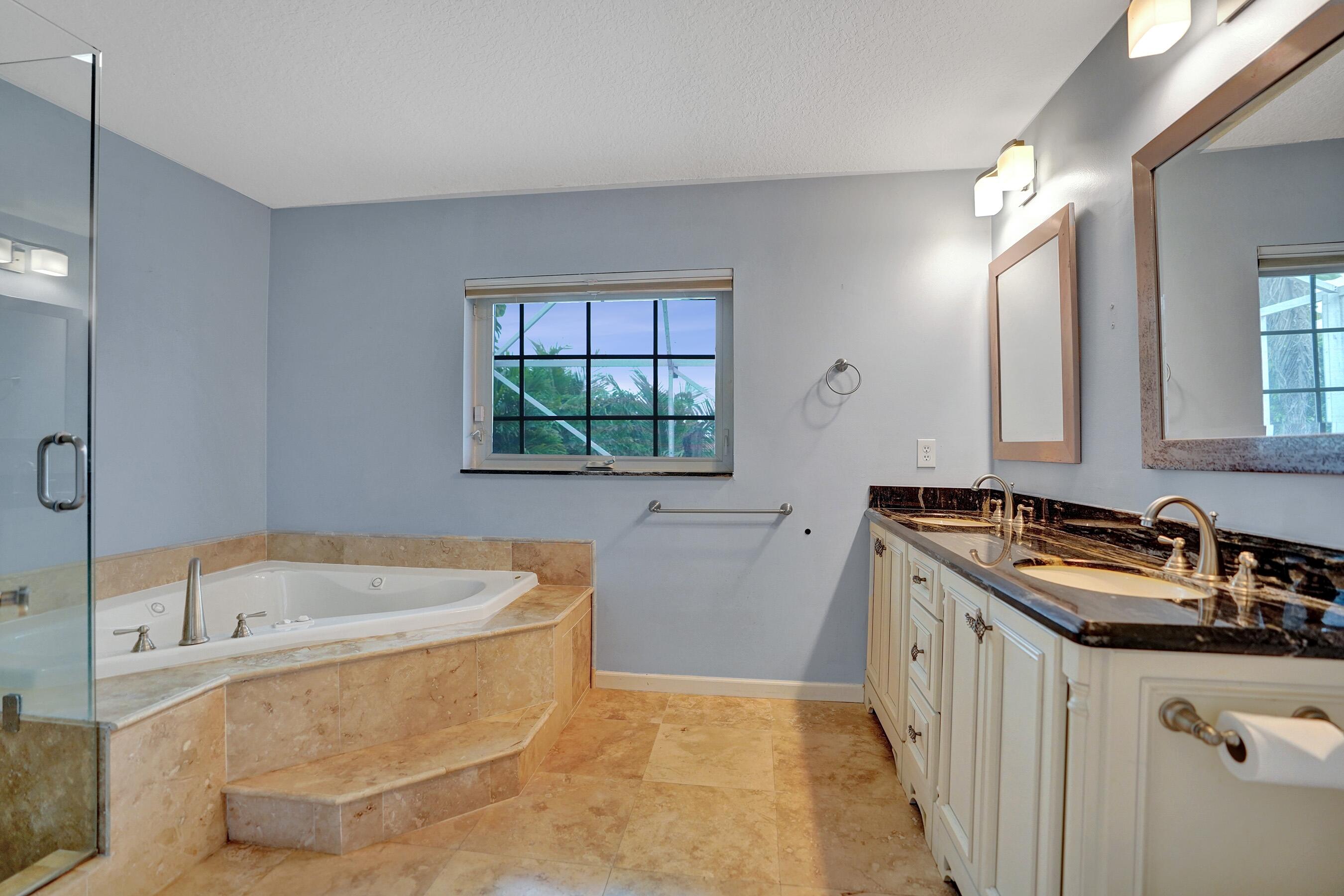 BOYNTON WATERS - Residential