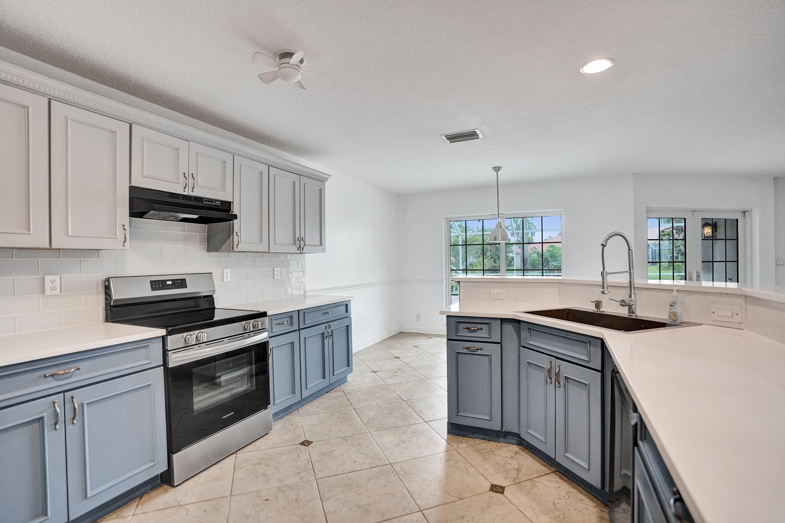 BOYNTON WATERS - Residential