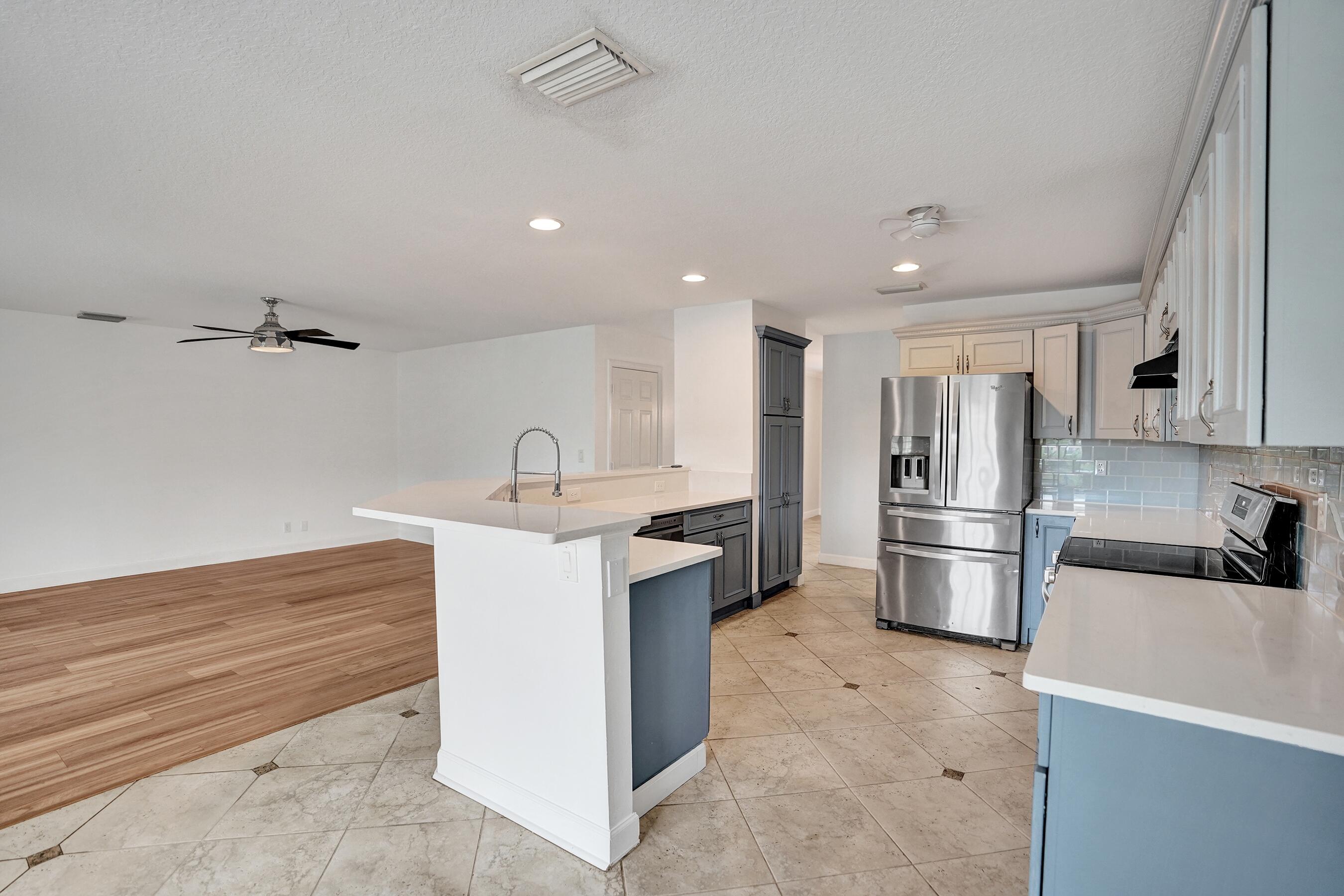 BOYNTON WATERS - Residential