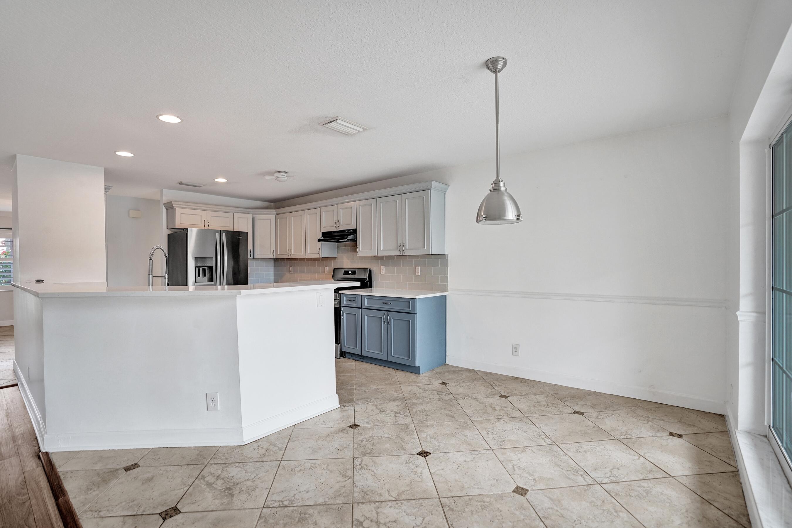 BOYNTON WATERS - Residential