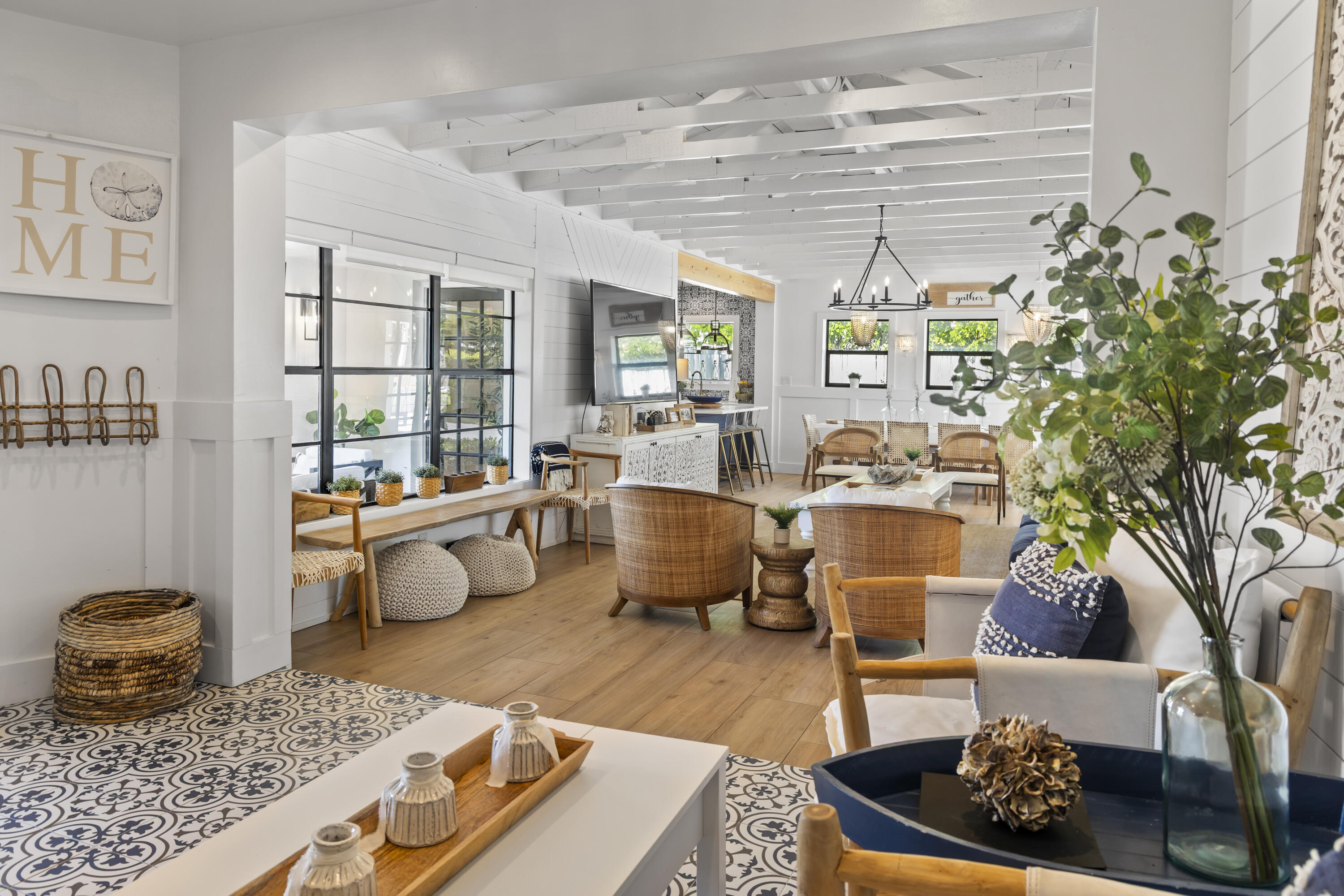FOREST HILLS - Residential Lease