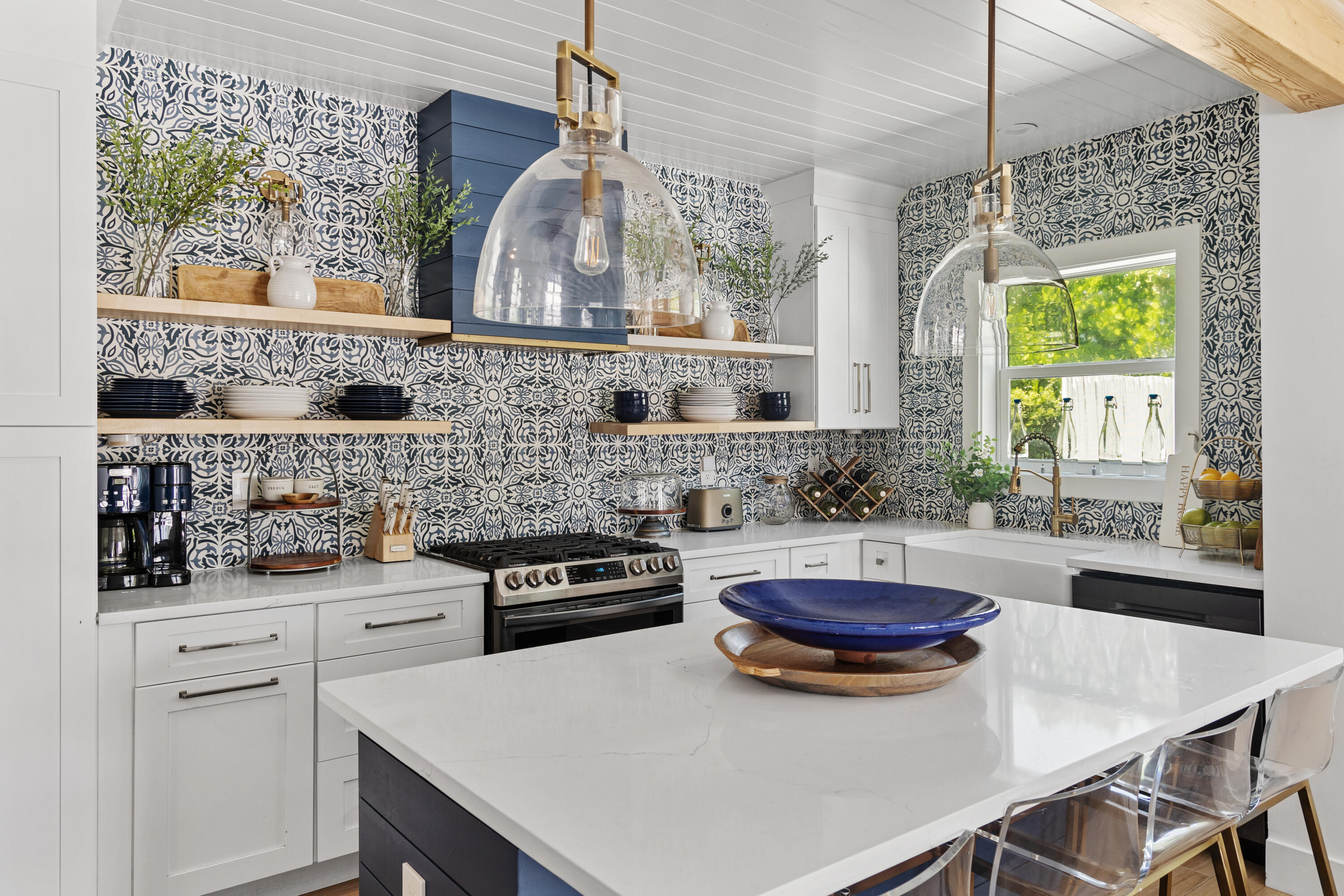 FOREST HILLS - Residential Lease