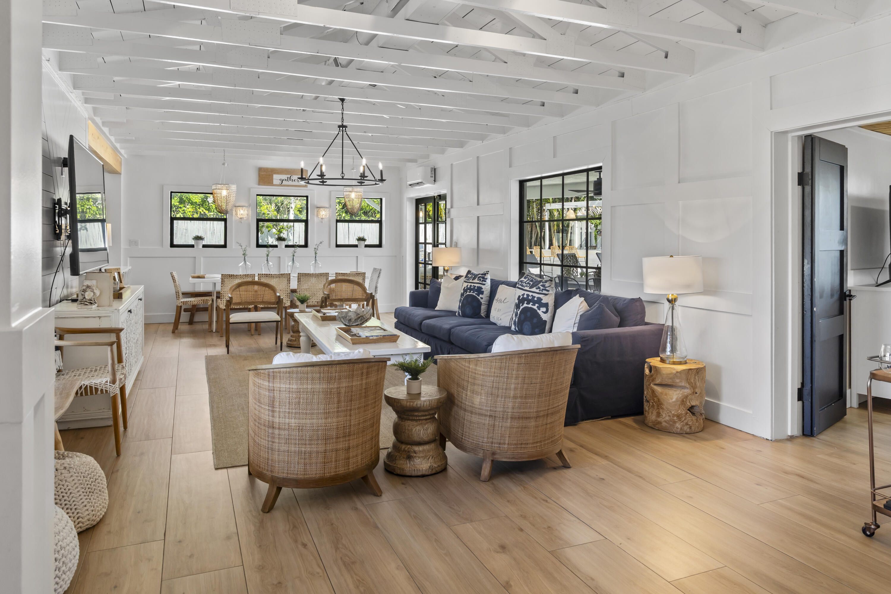 FOREST HILLS - Residential Lease