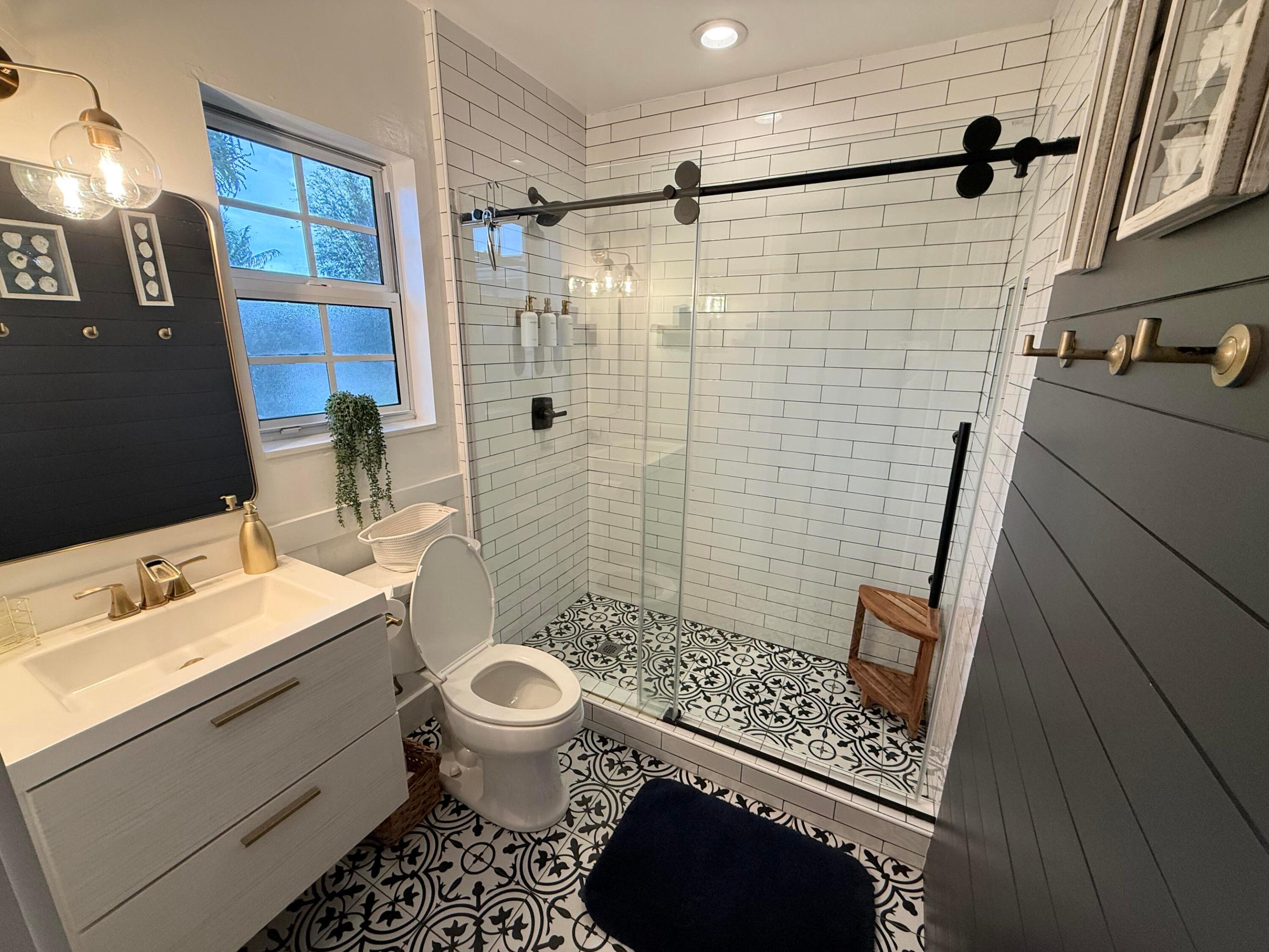 FOREST HILLS - Residential Lease