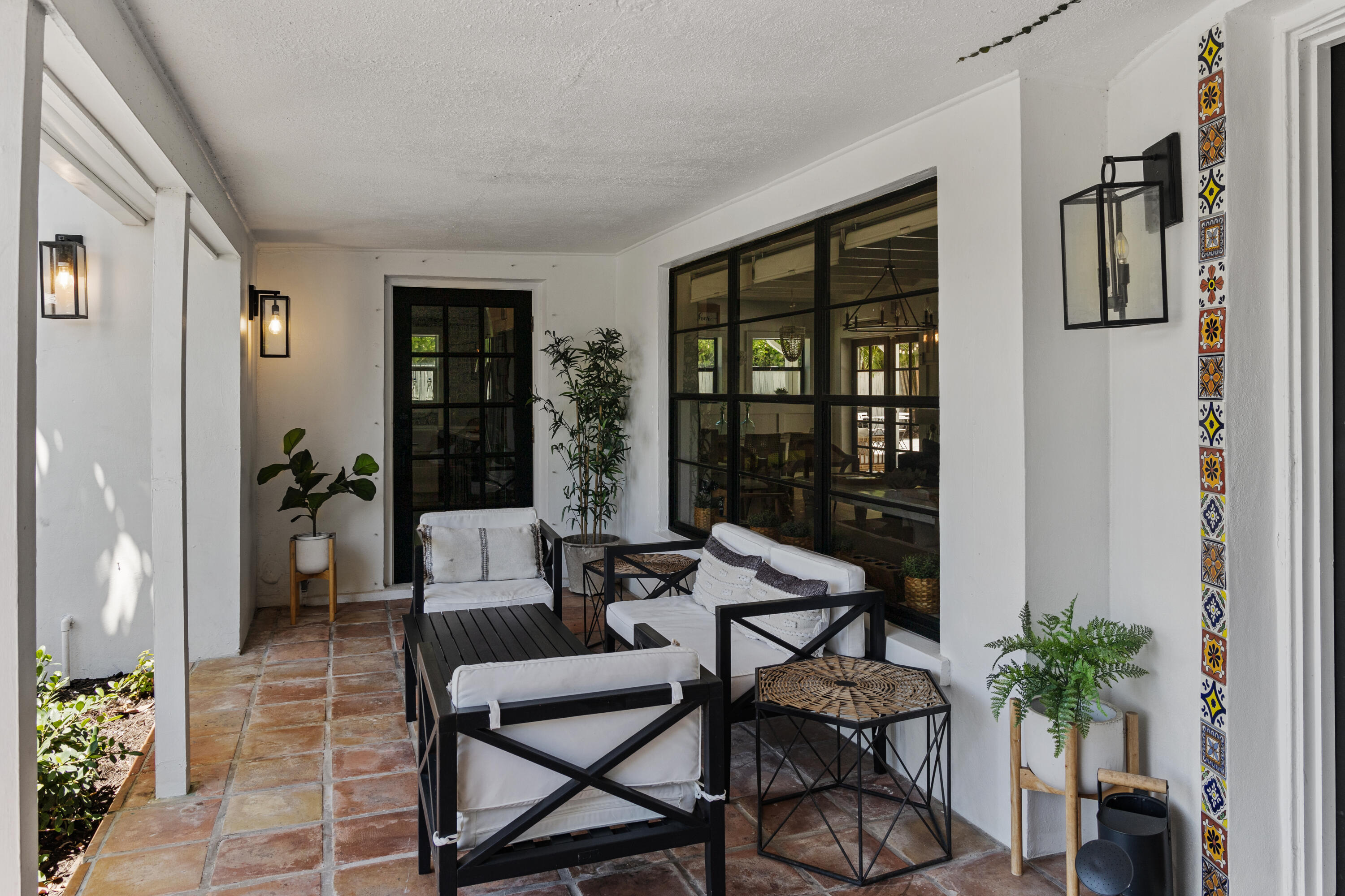 FOREST HILLS - Residential Lease
