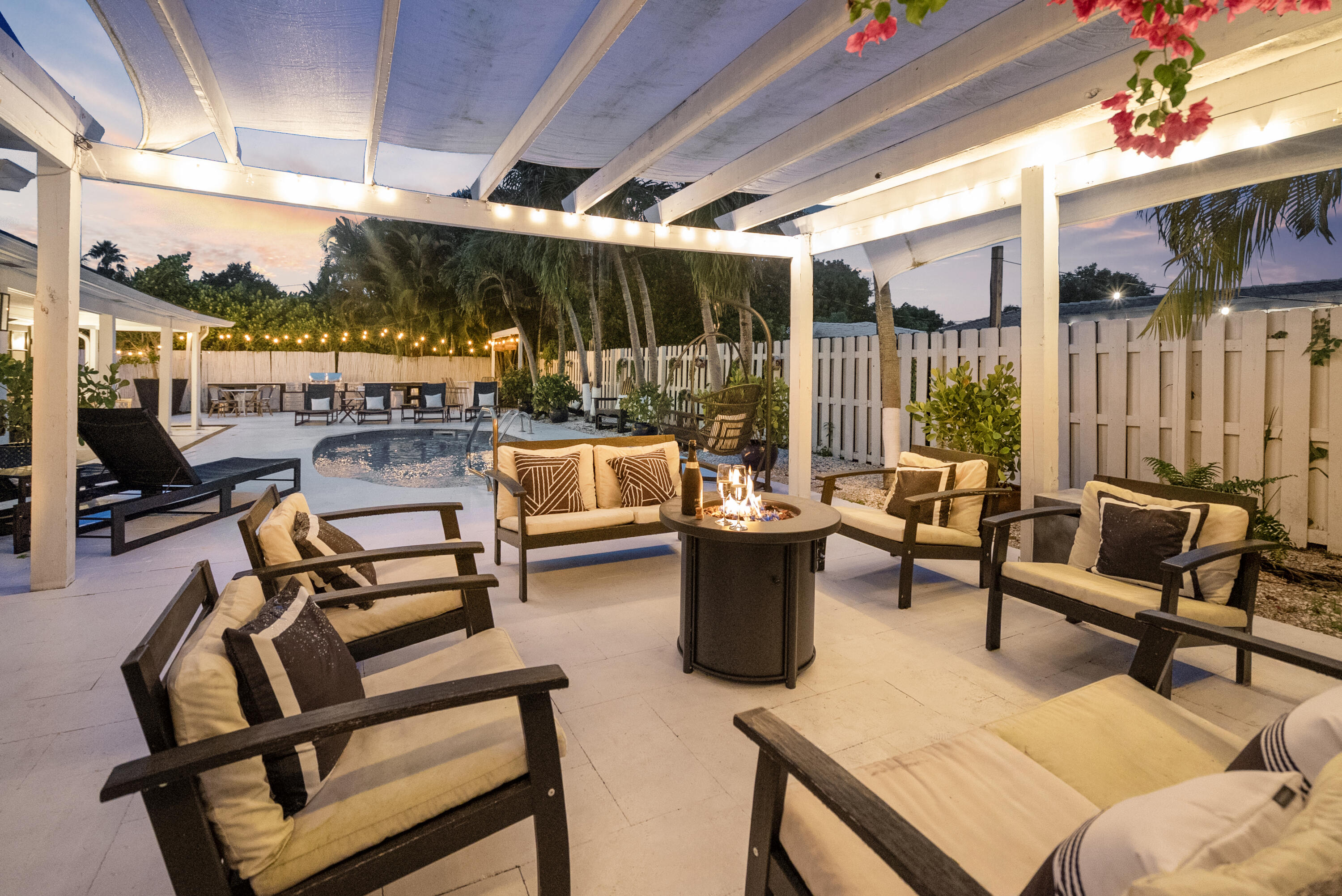 FOREST HILLS - Residential Lease