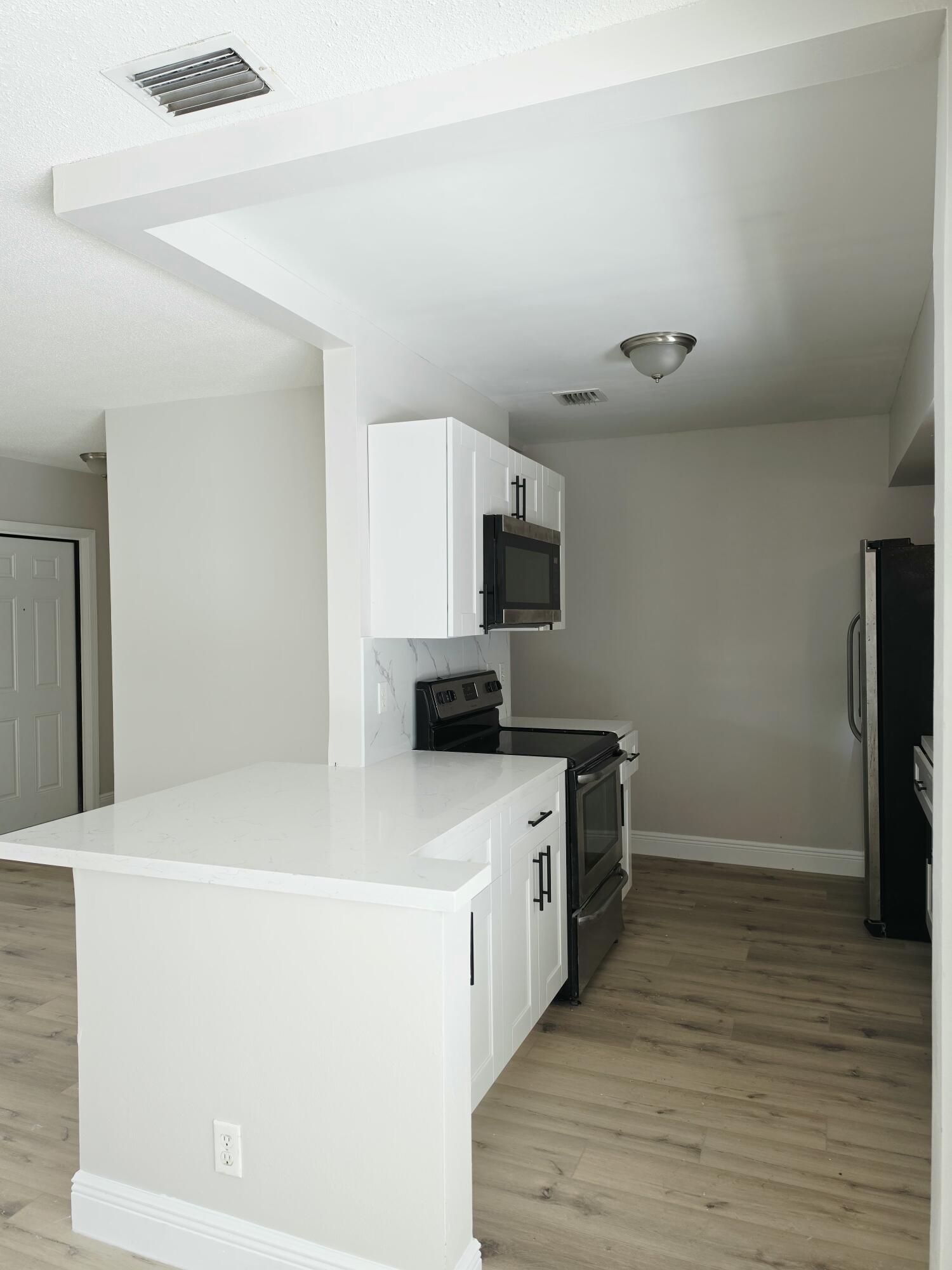 DEERFIELD BEACH ESTATES - Residential