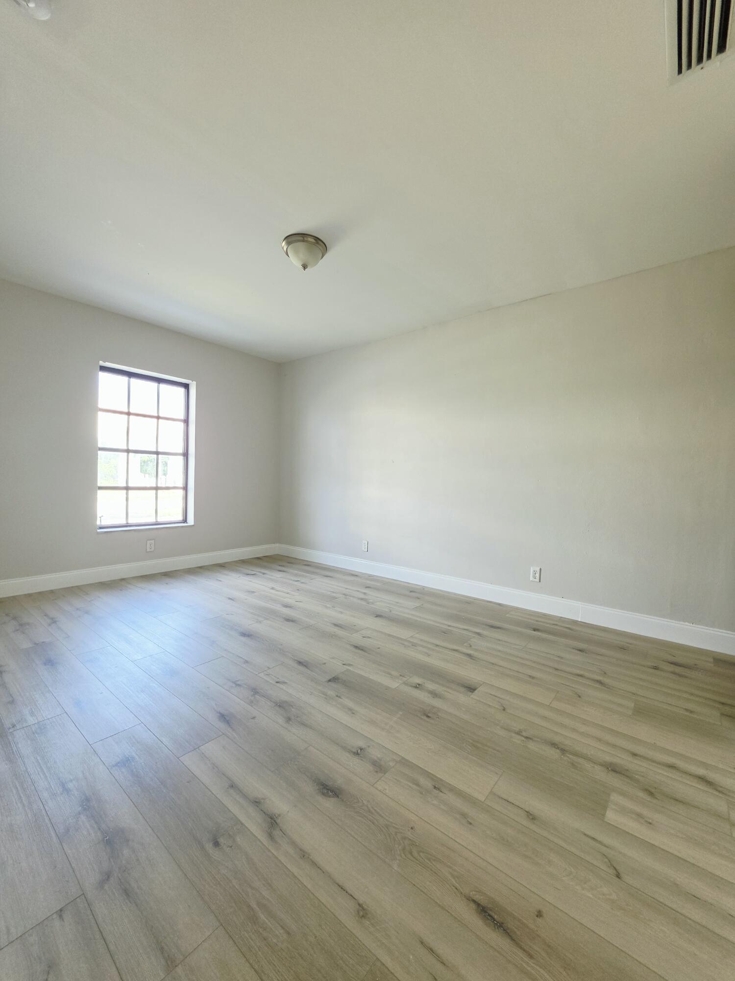 DEERFIELD BEACH ESTATES - Residential