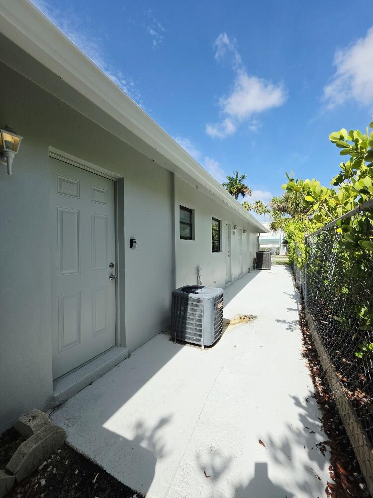 DEERFIELD BEACH ESTATES - Residential