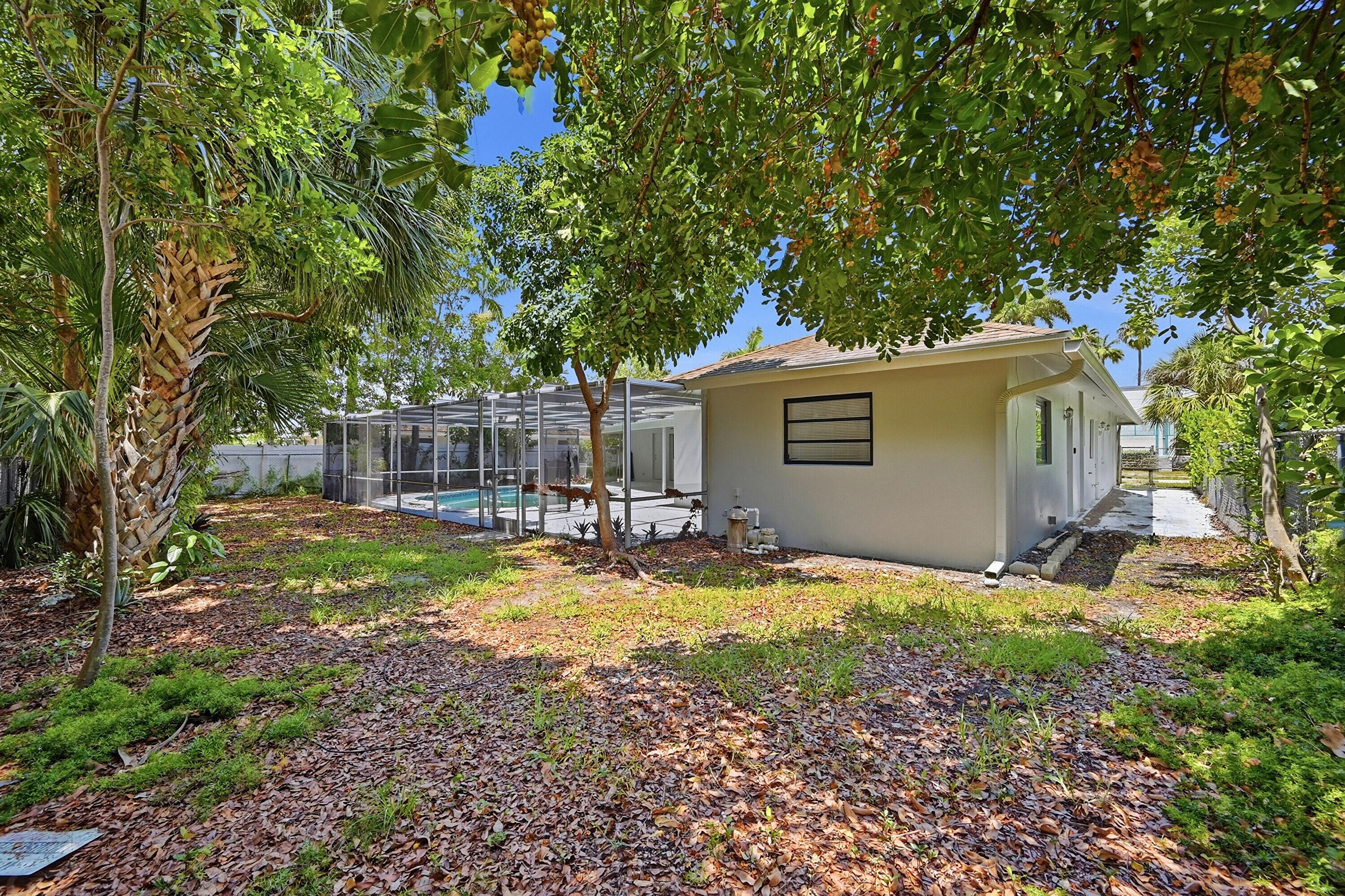 DEERFIELD BEACH ESTATES - Residential