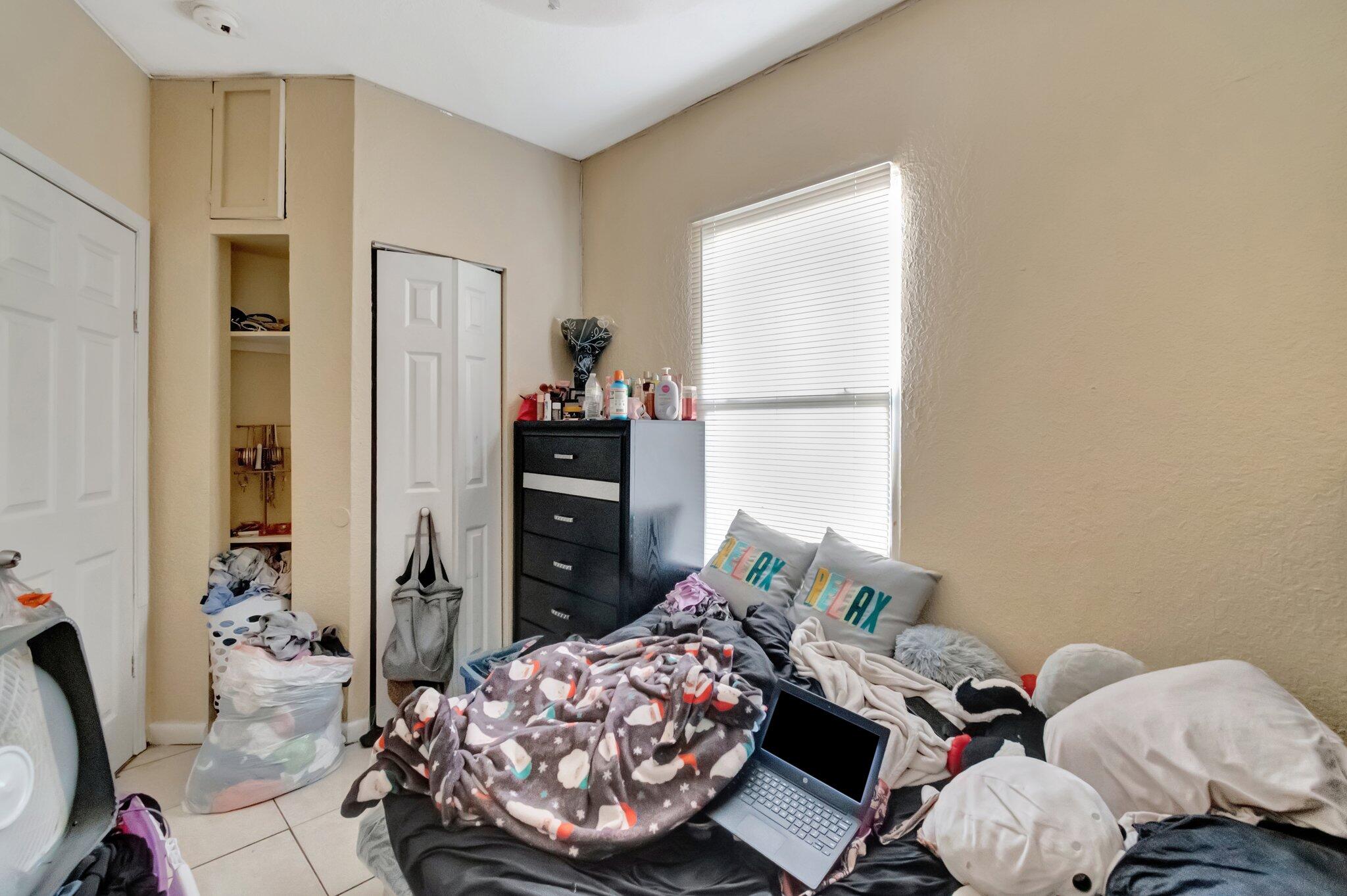 WASHINGTON HEIGHTS - Residential Income