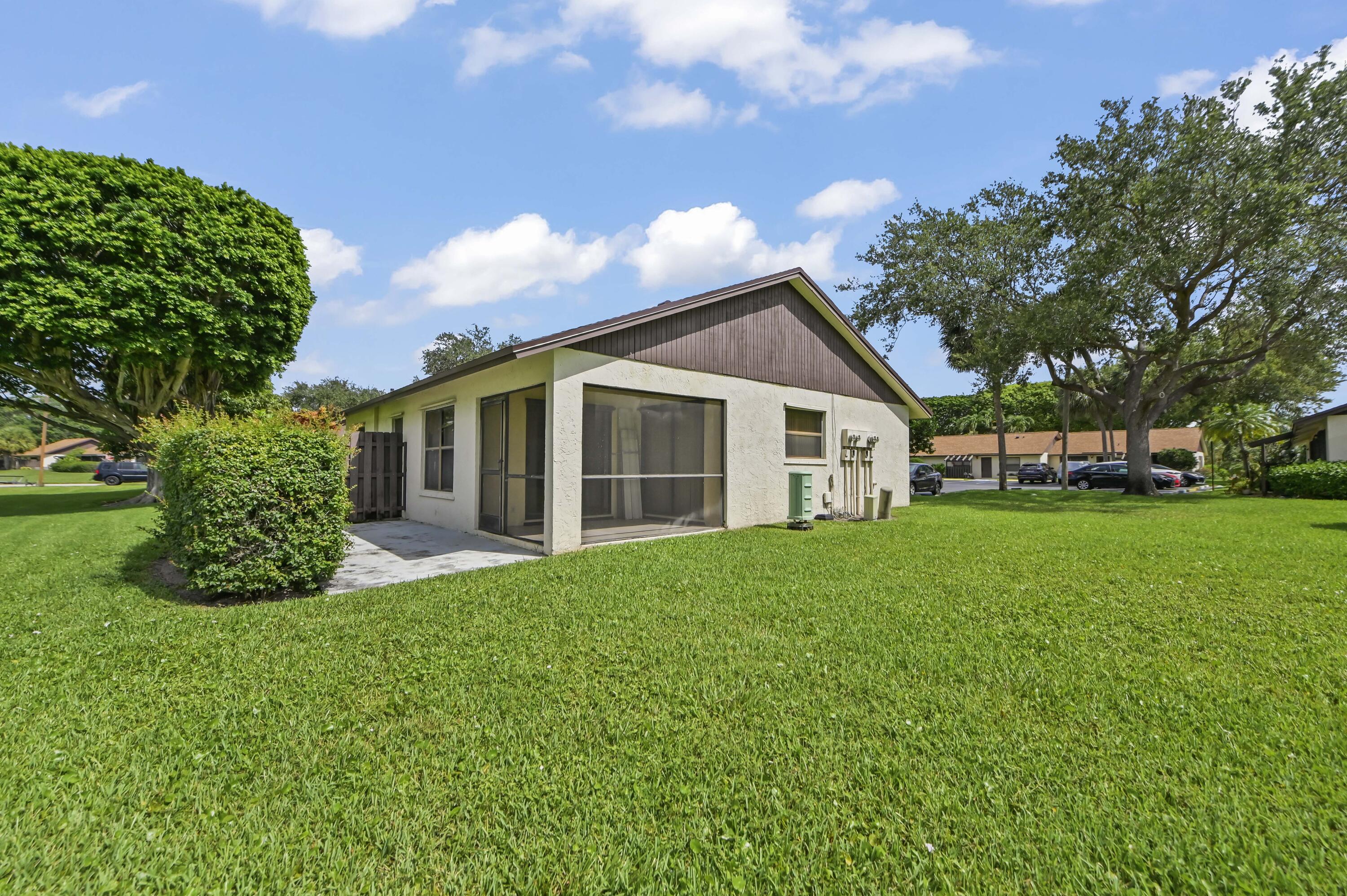 TRADEWINDS AT DOS LAGOS - Residential